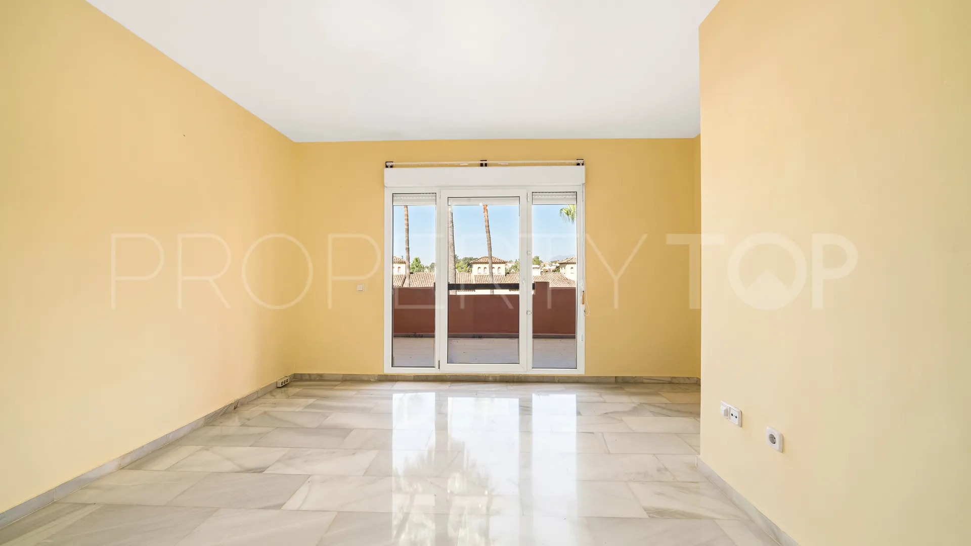 Adosado en venta en Guadalmina Baja