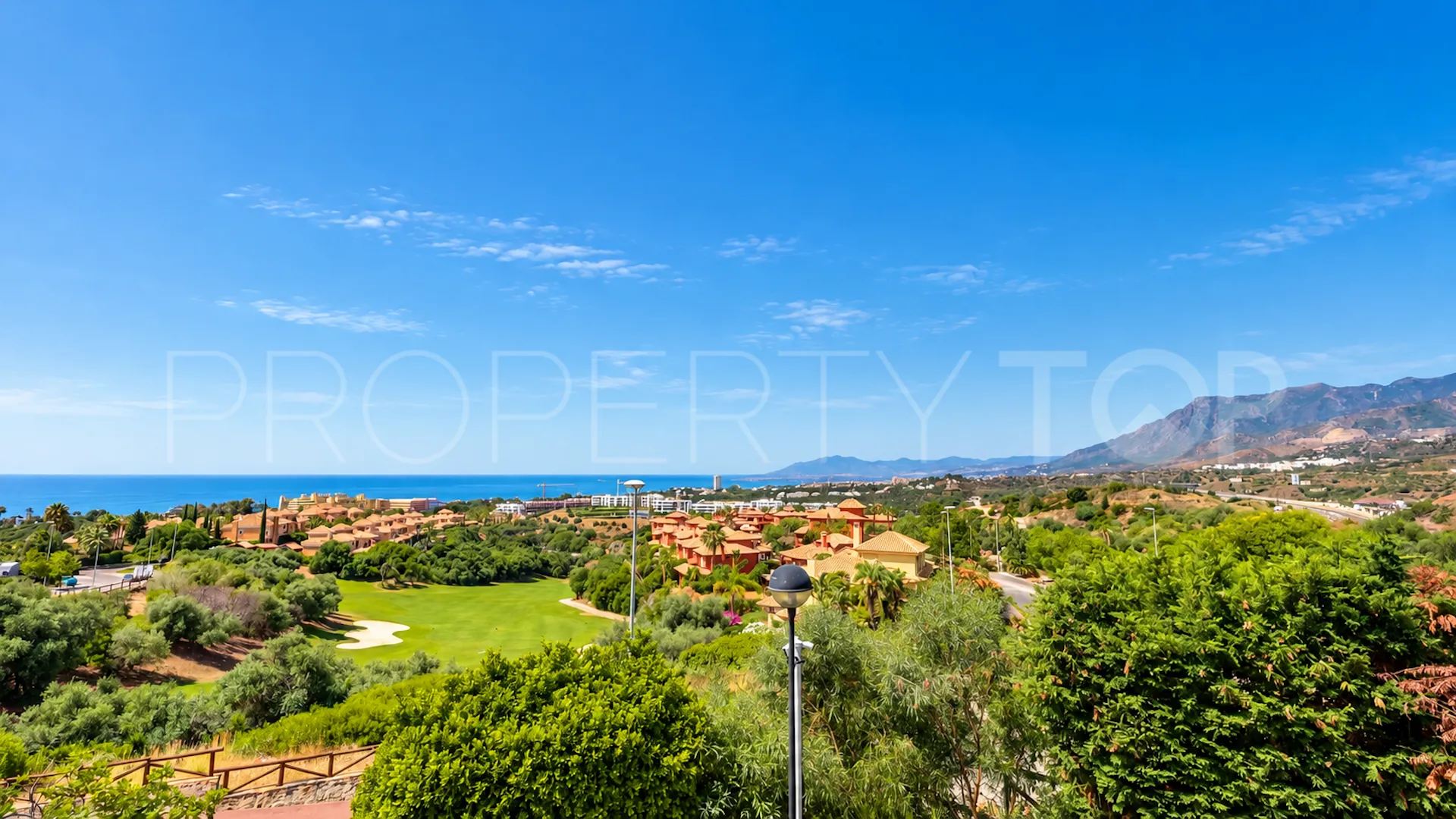 For sale town house with 3 bedrooms in Los Monteros