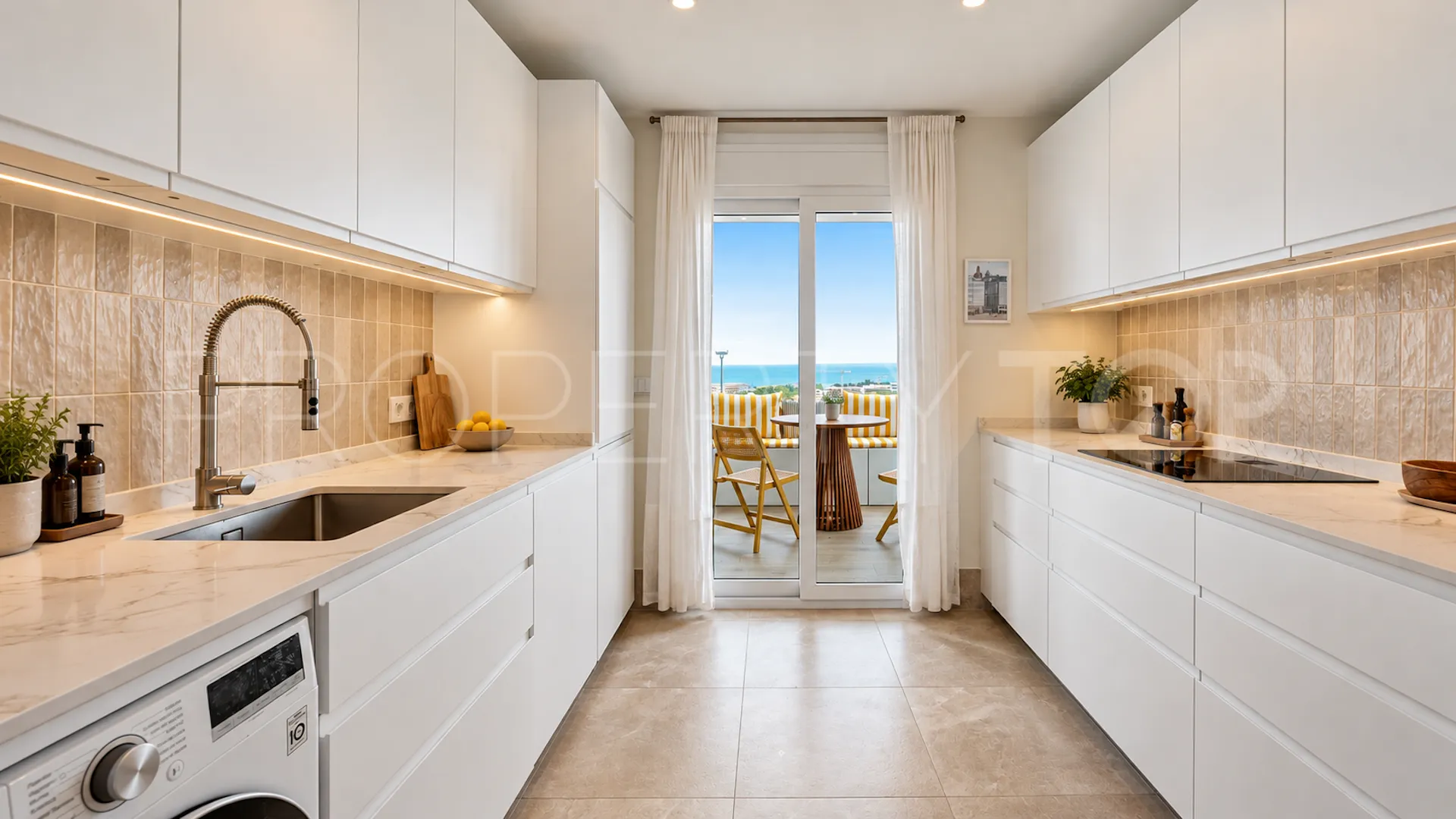 For sale town house with 3 bedrooms in Los Monteros