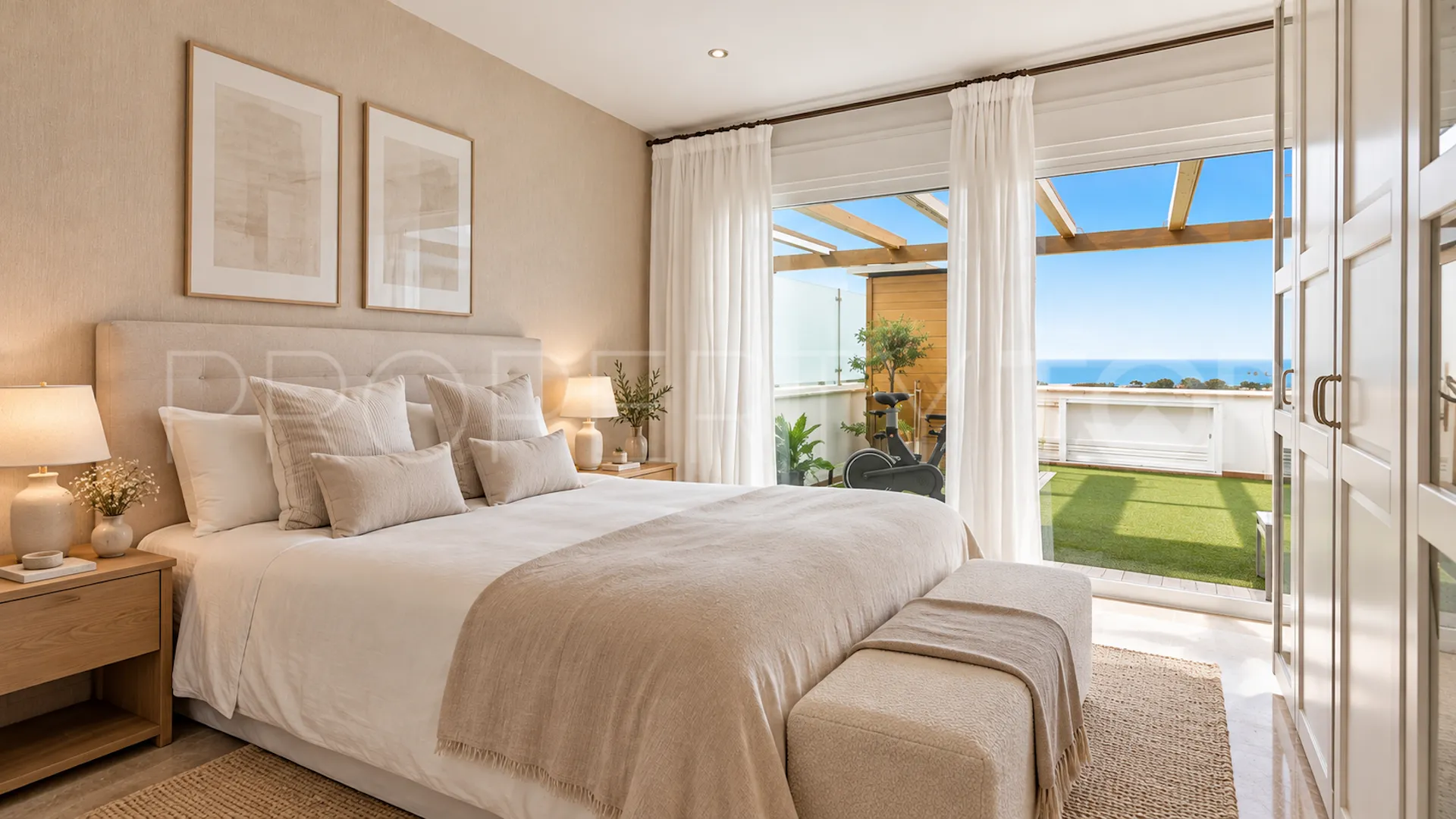 For sale town house with 3 bedrooms in Los Monteros