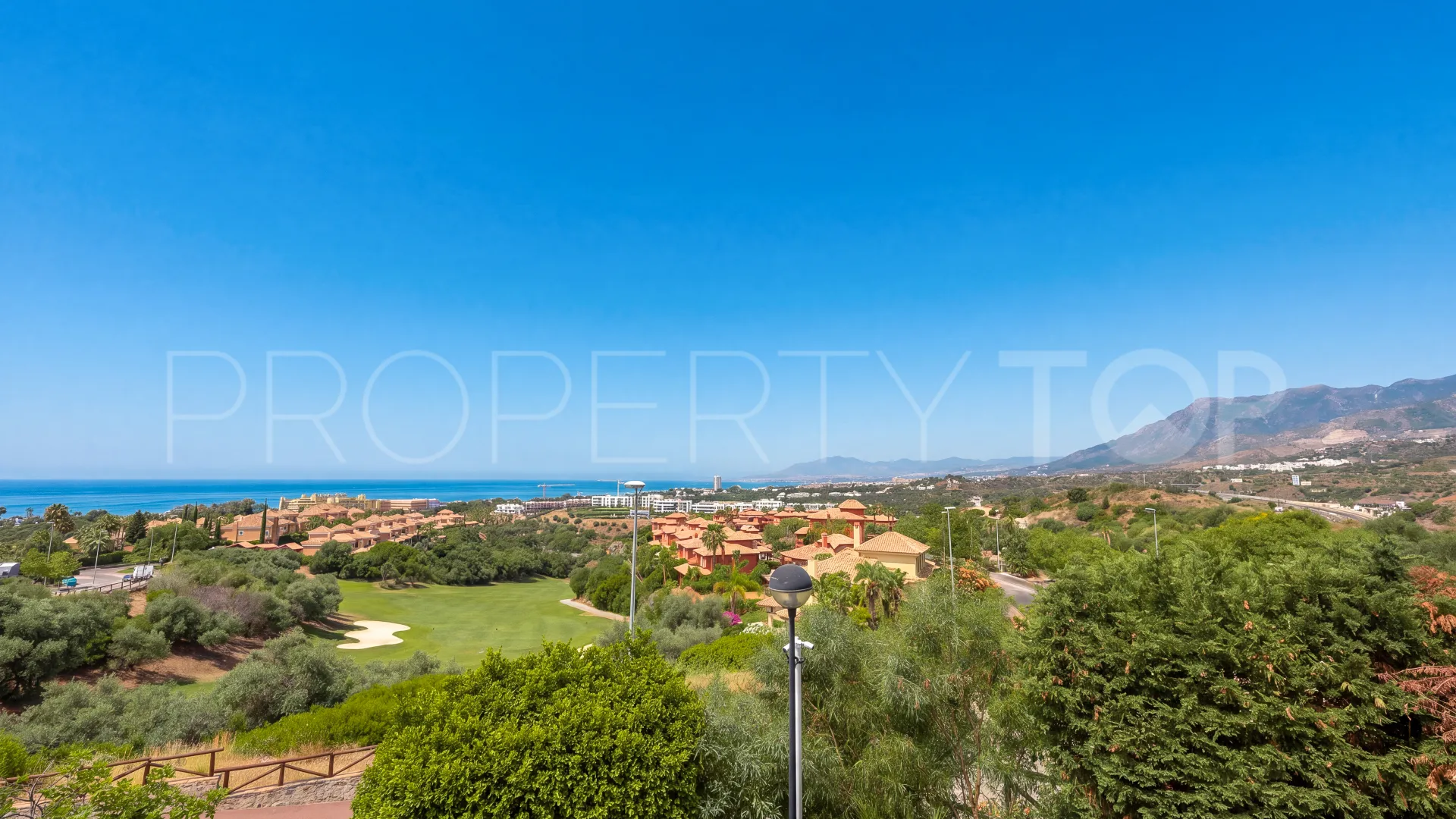 Adosado en venta con 3 dormitorios en Los Monteros