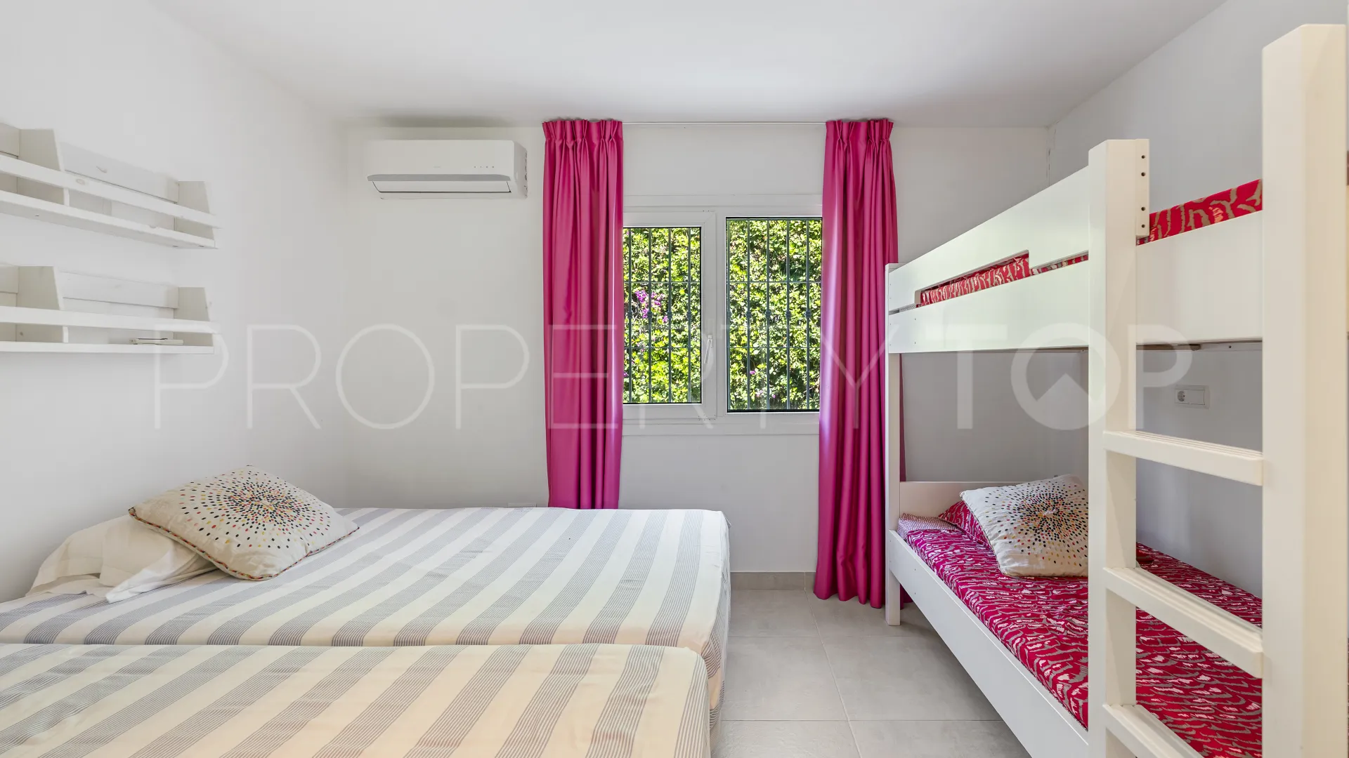 Villa with 4 bedrooms for sale in Marbesa