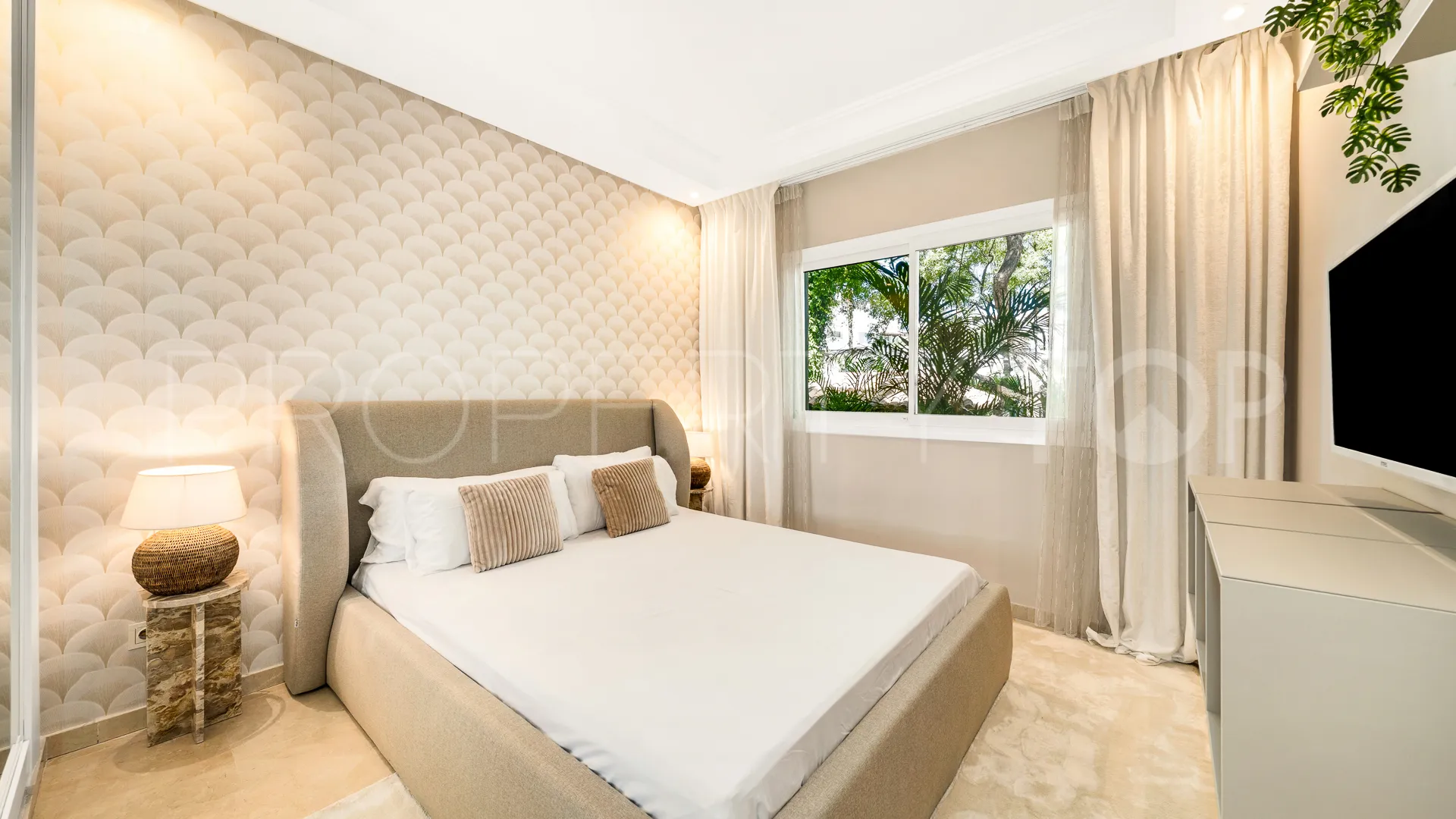 Ground floor apartment for sale in Marbella - Puerto Banus