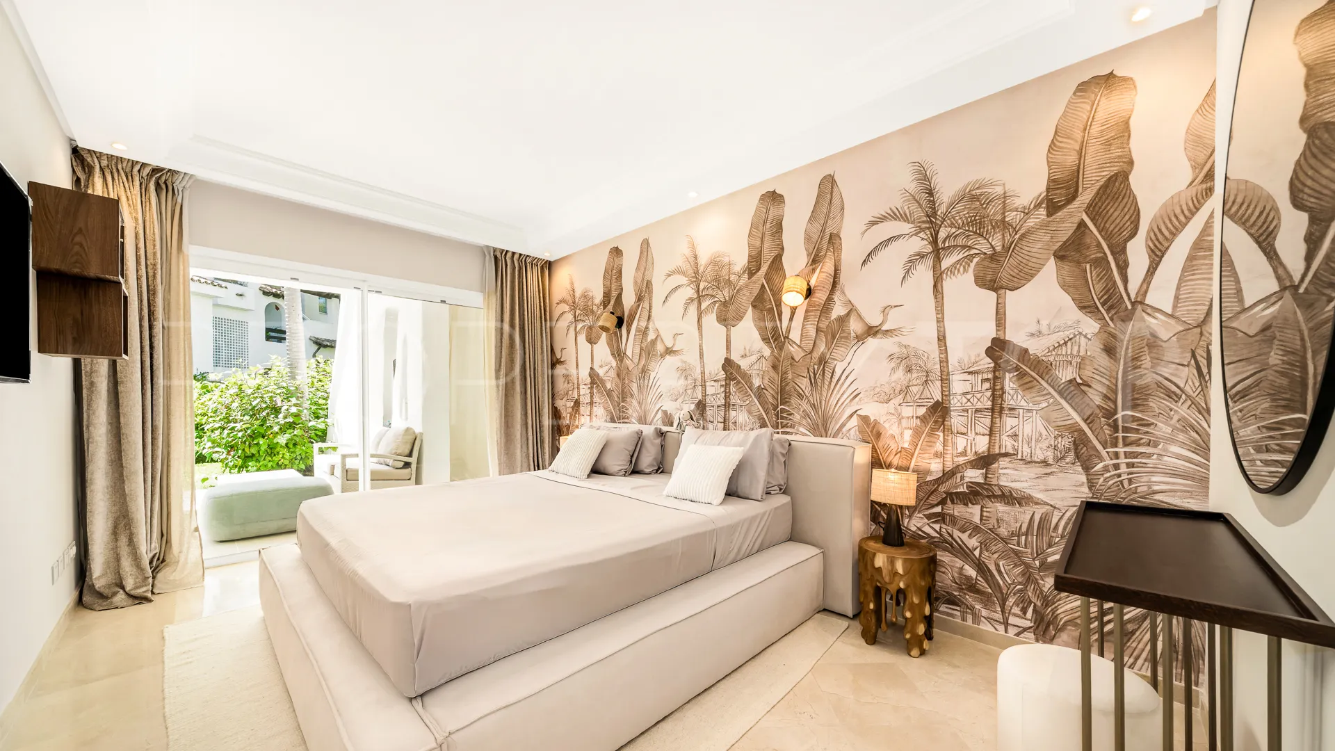Ground floor apartment for sale in Marbella - Puerto Banus