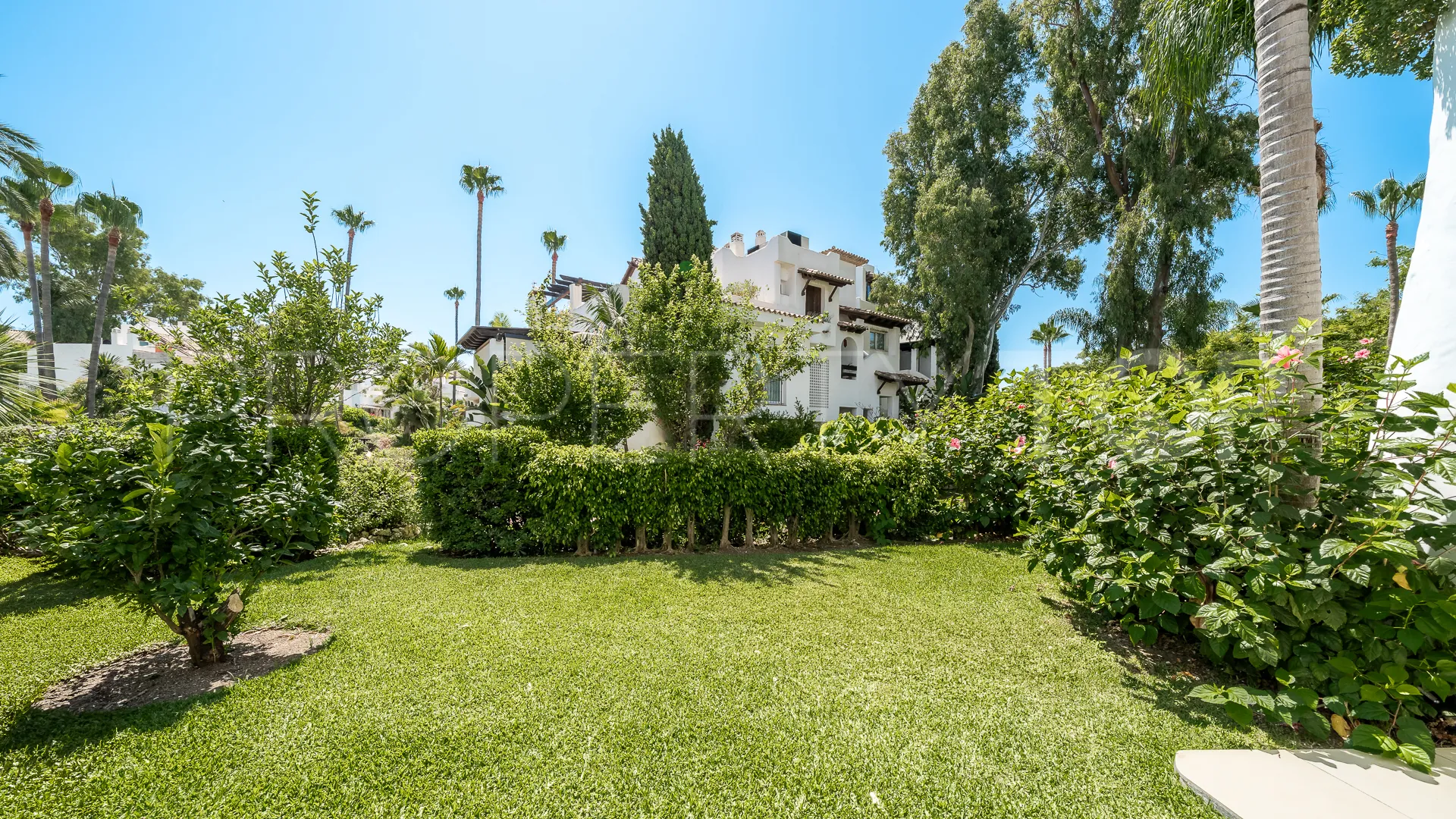 Ground floor apartment for sale in Marbella - Puerto Banus