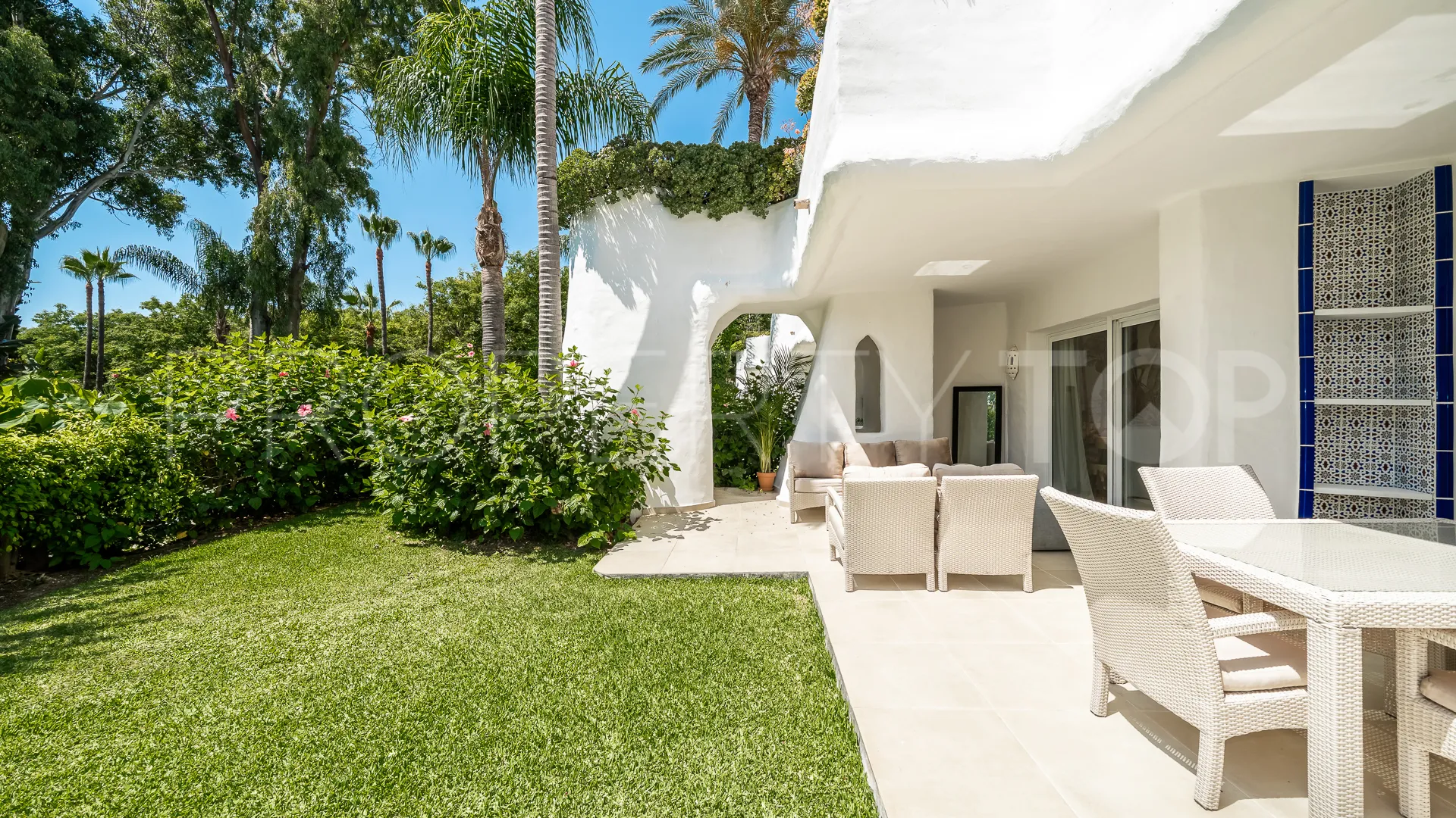 Ground floor apartment for sale in Marbella - Puerto Banus