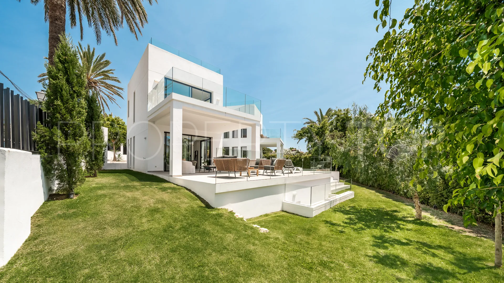 Villa en venta en Marbesa con 5 dormitorios