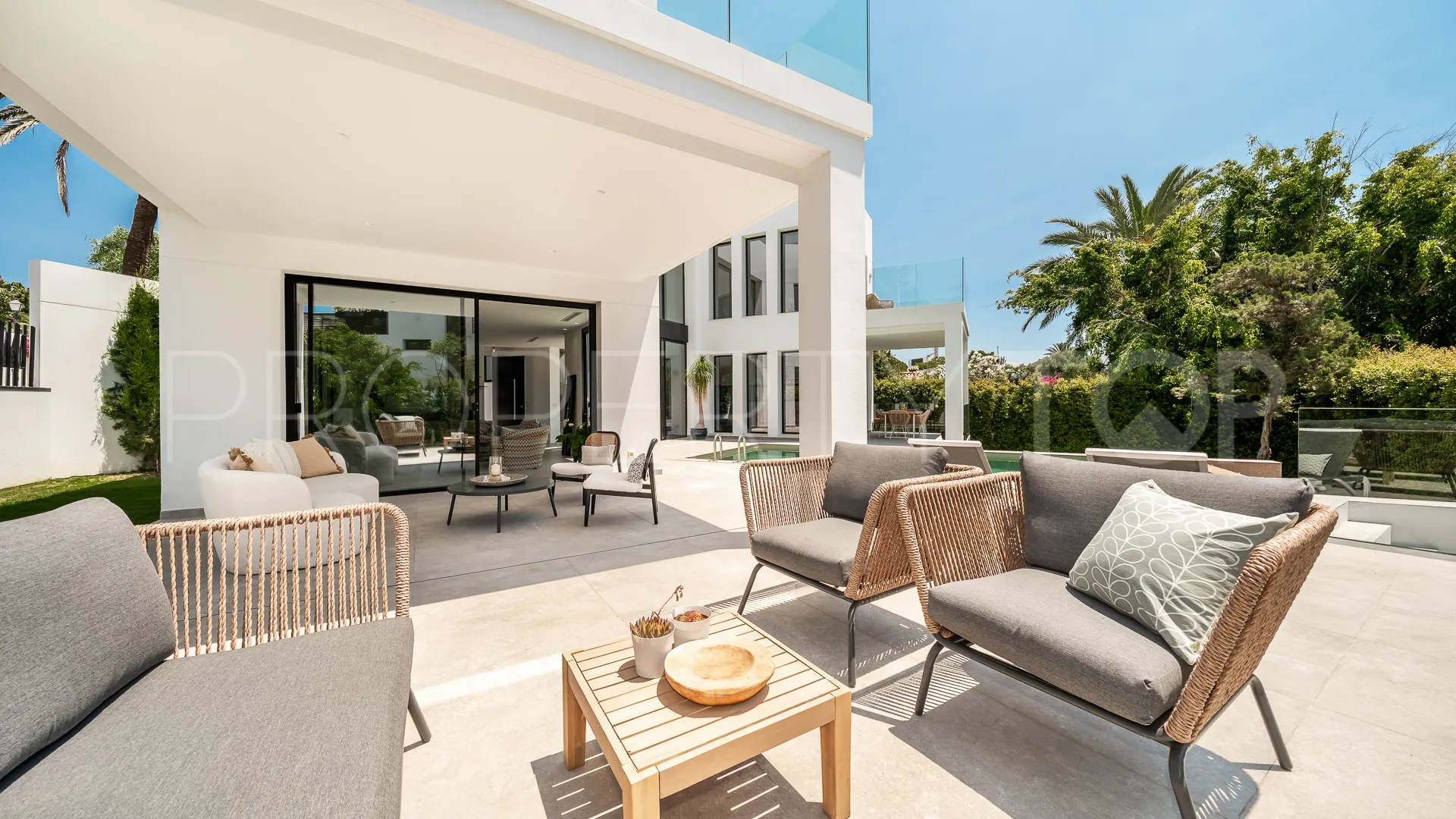 Villa en venta en Marbesa con 5 dormitorios