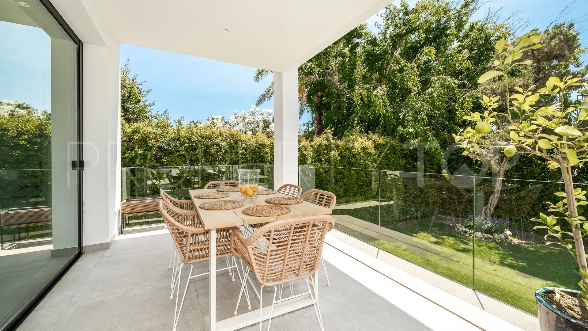 Villa en venta en Marbesa con 5 dormitorios
