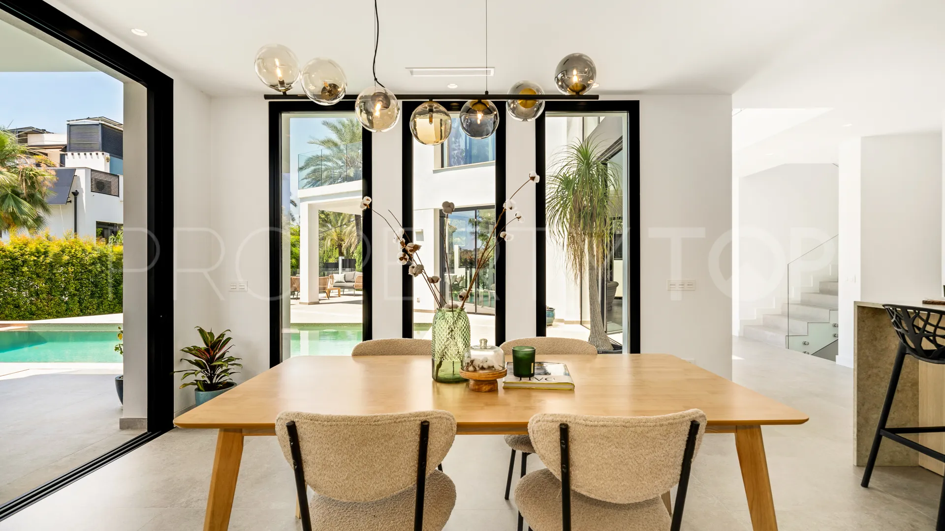 Villa en venta en Marbesa con 5 dormitorios