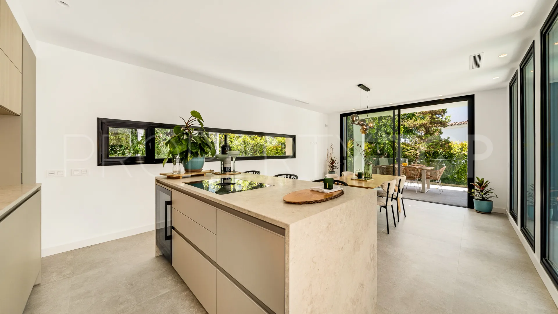 Villa en venta en Marbesa con 5 dormitorios
