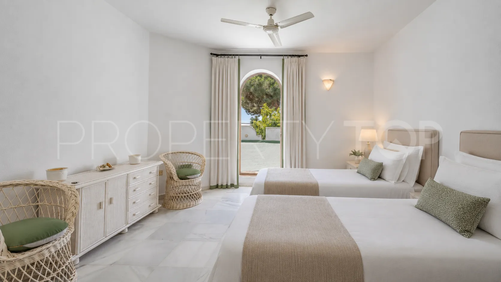 4 bedrooms plot for sale in Cabopino