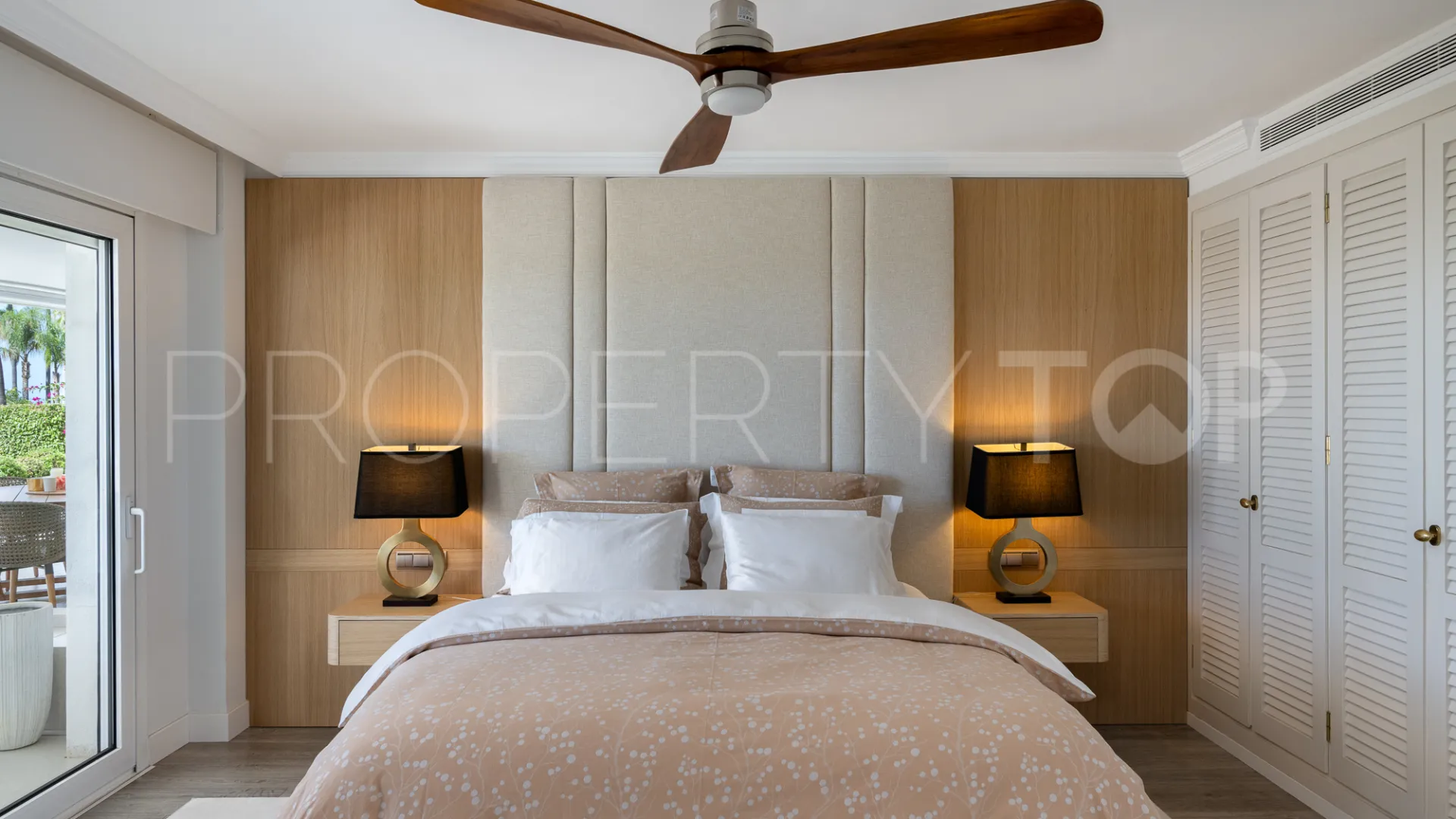 Apartamento planta baja en venta de 3 dormitorios en Marbella - Puerto Banus