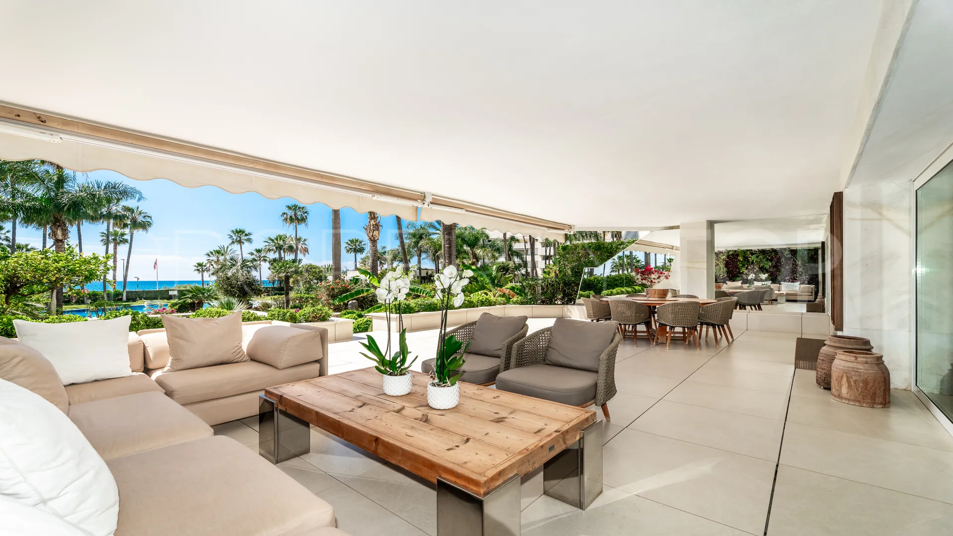 Apartamento planta baja en venta de 3 dormitorios en Marbella - Puerto Banus