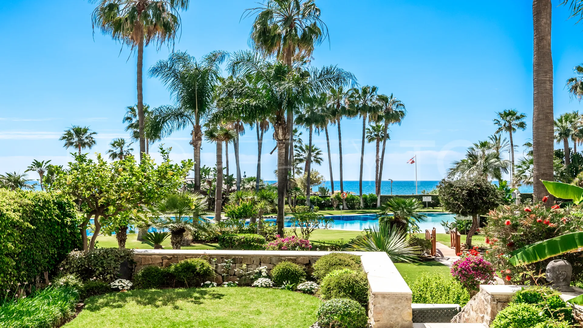 Apartamento planta baja en venta de 3 dormitorios en Marbella - Puerto Banus