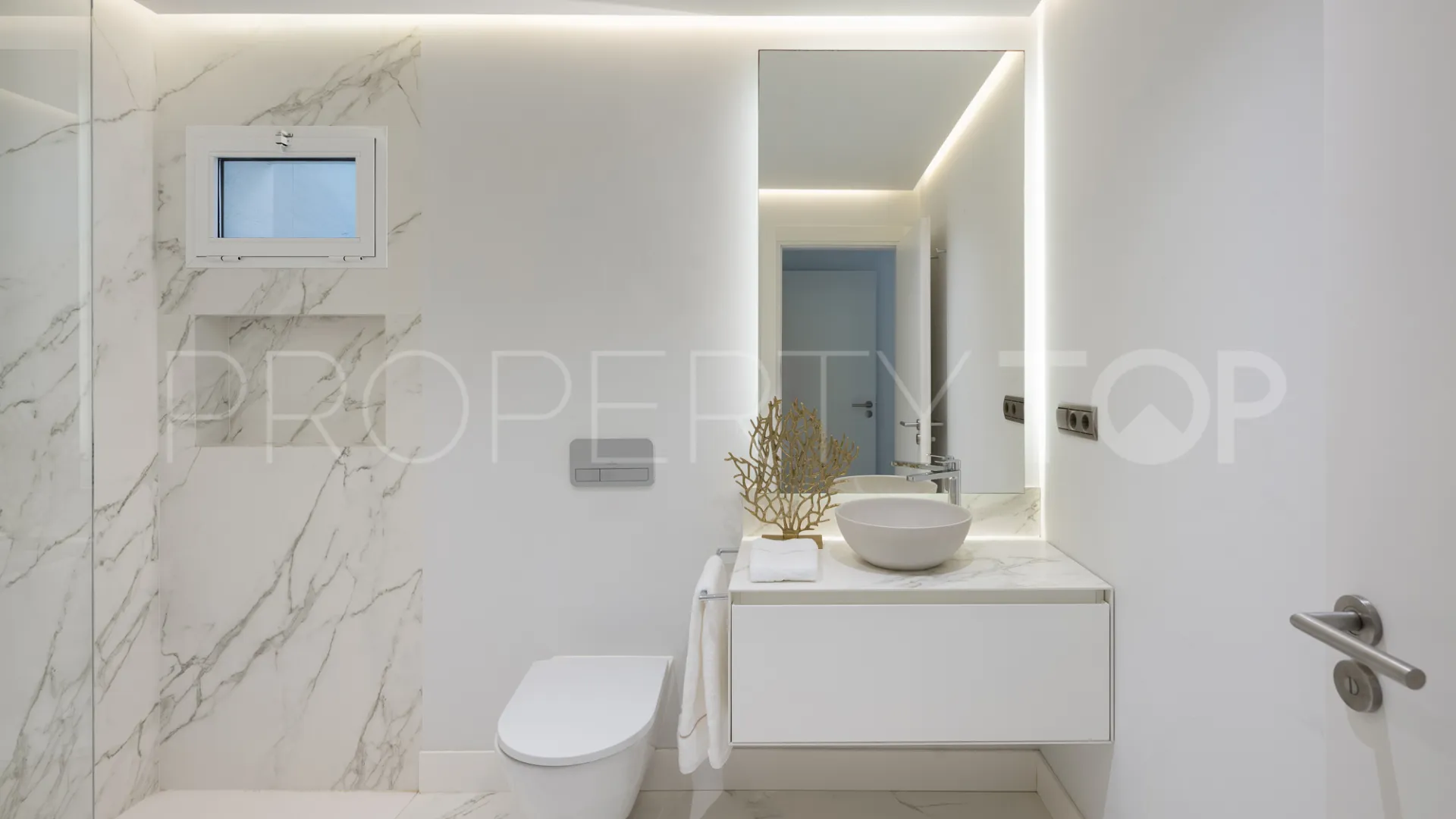 Apartamento planta baja en venta de 3 dormitorios en Marbella - Puerto Banus