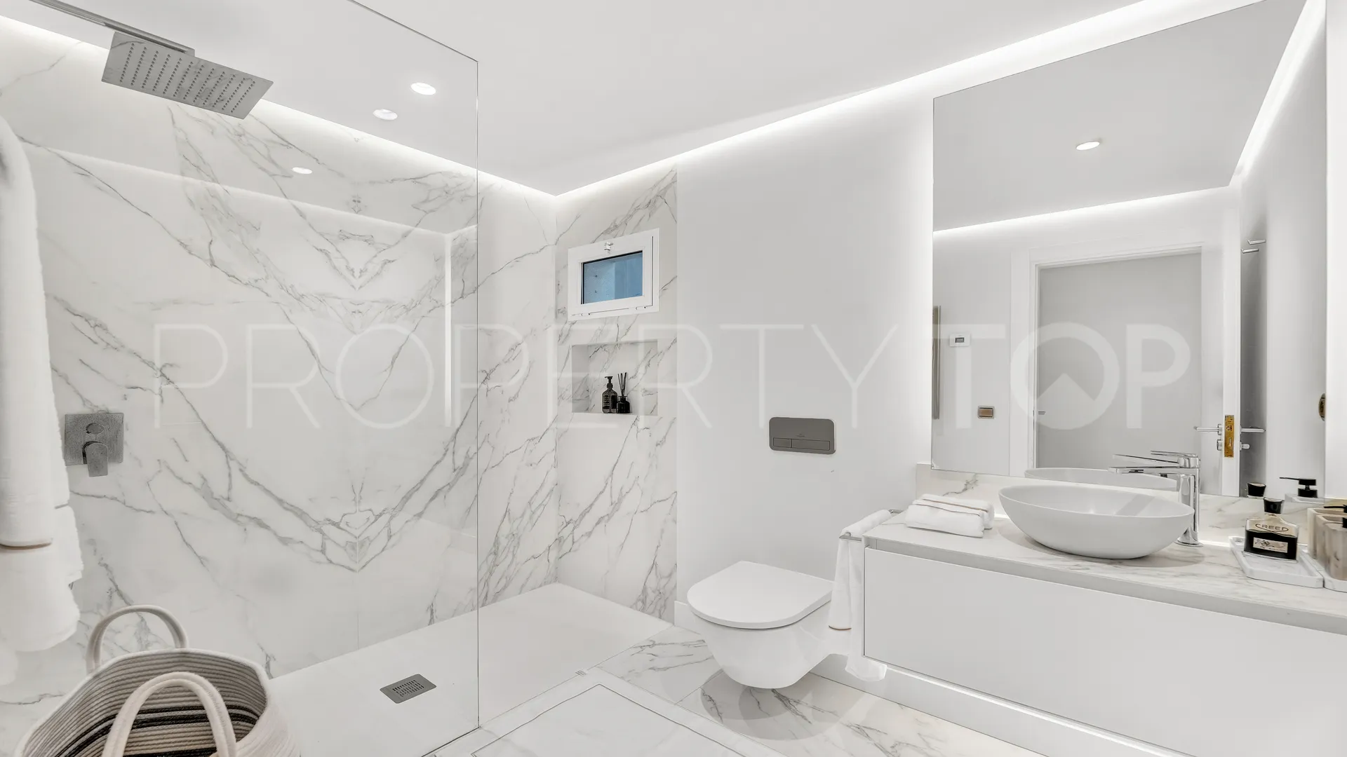 Apartamento planta baja en venta de 3 dormitorios en Marbella - Puerto Banus
