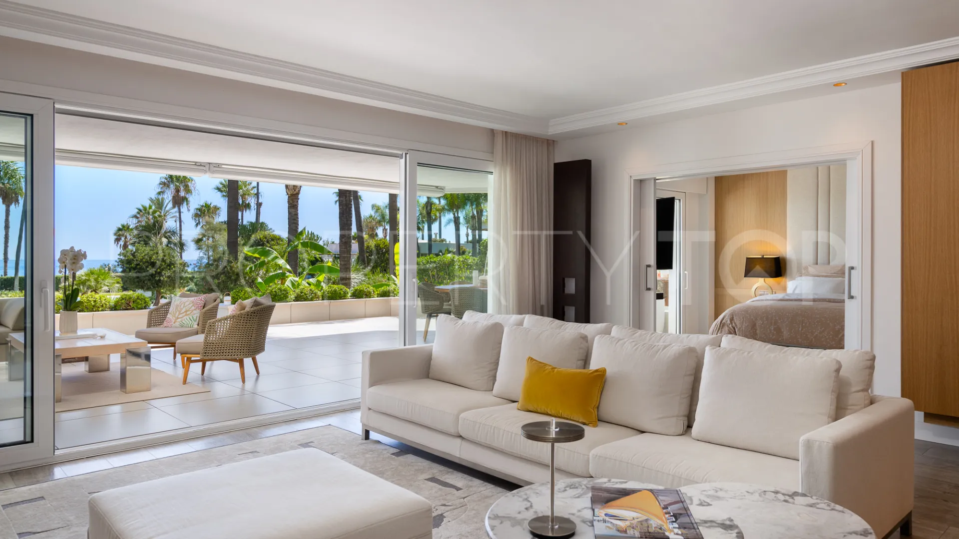 Apartamento planta baja en venta de 3 dormitorios en Marbella - Puerto Banus