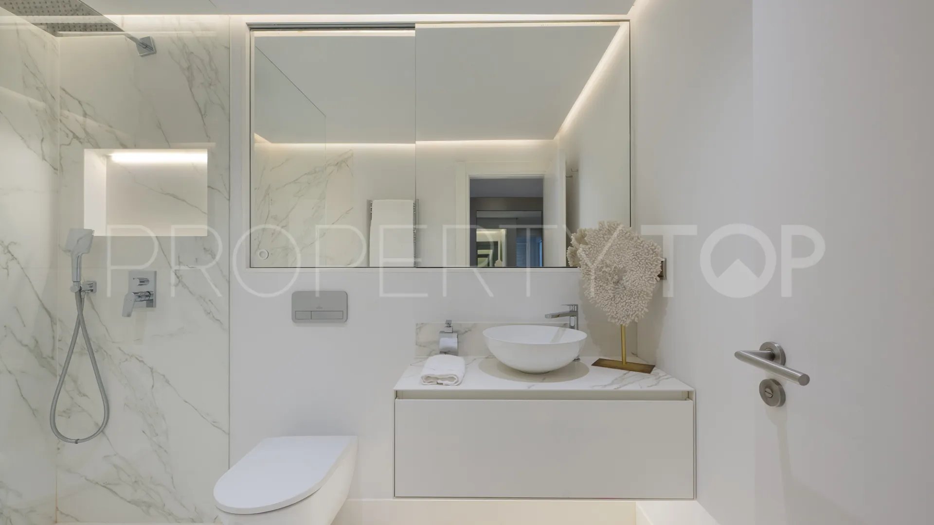 Apartamento planta baja en venta de 3 dormitorios en Marbella - Puerto Banus