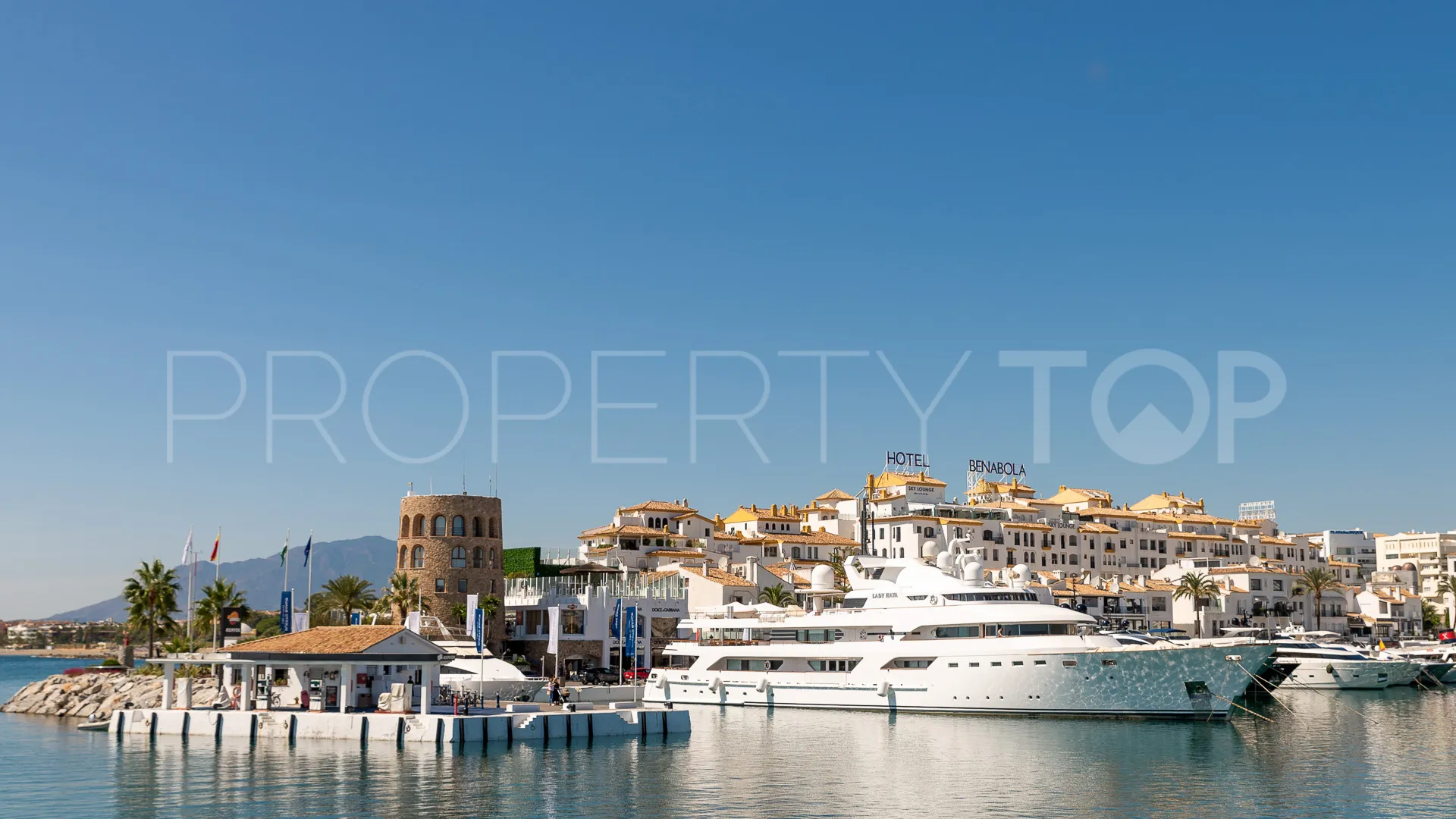 Apartamento planta baja en venta de 3 dormitorios en Marbella - Puerto Banus
