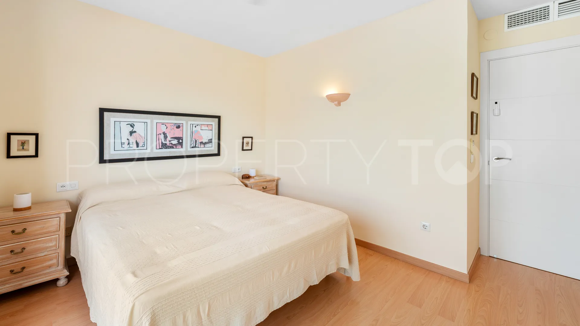 Town house for sale in San Pedro Playa
