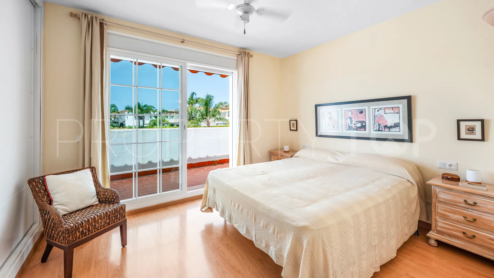 Town house for sale in San Pedro Playa