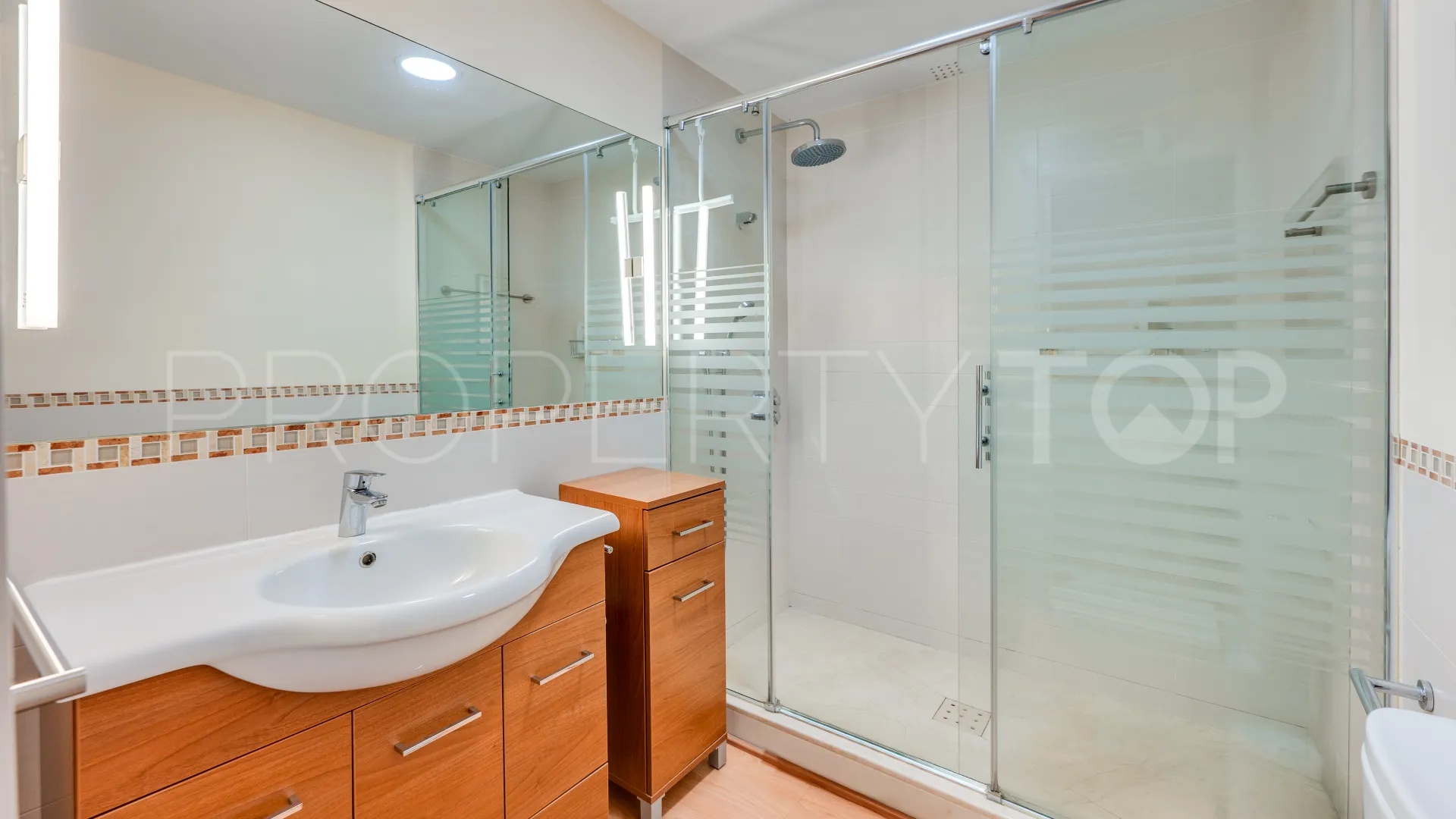 Town house for sale in San Pedro Playa