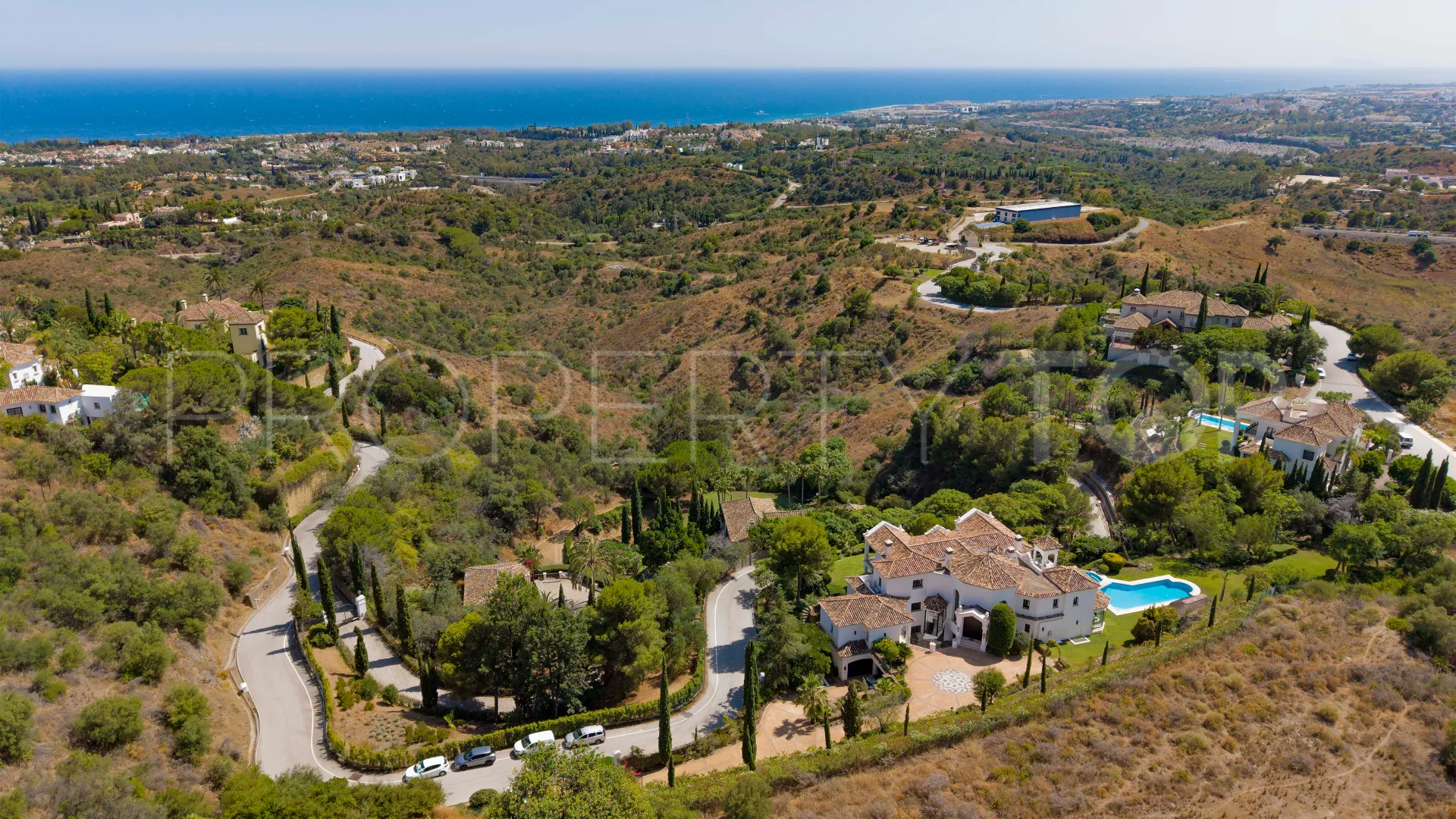 Villa for sale in Marbella Hill Club with 6 bedrooms
