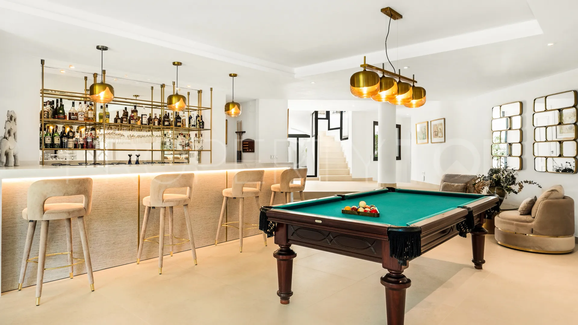 Villa for sale in Marbella Hill Club with 6 bedrooms