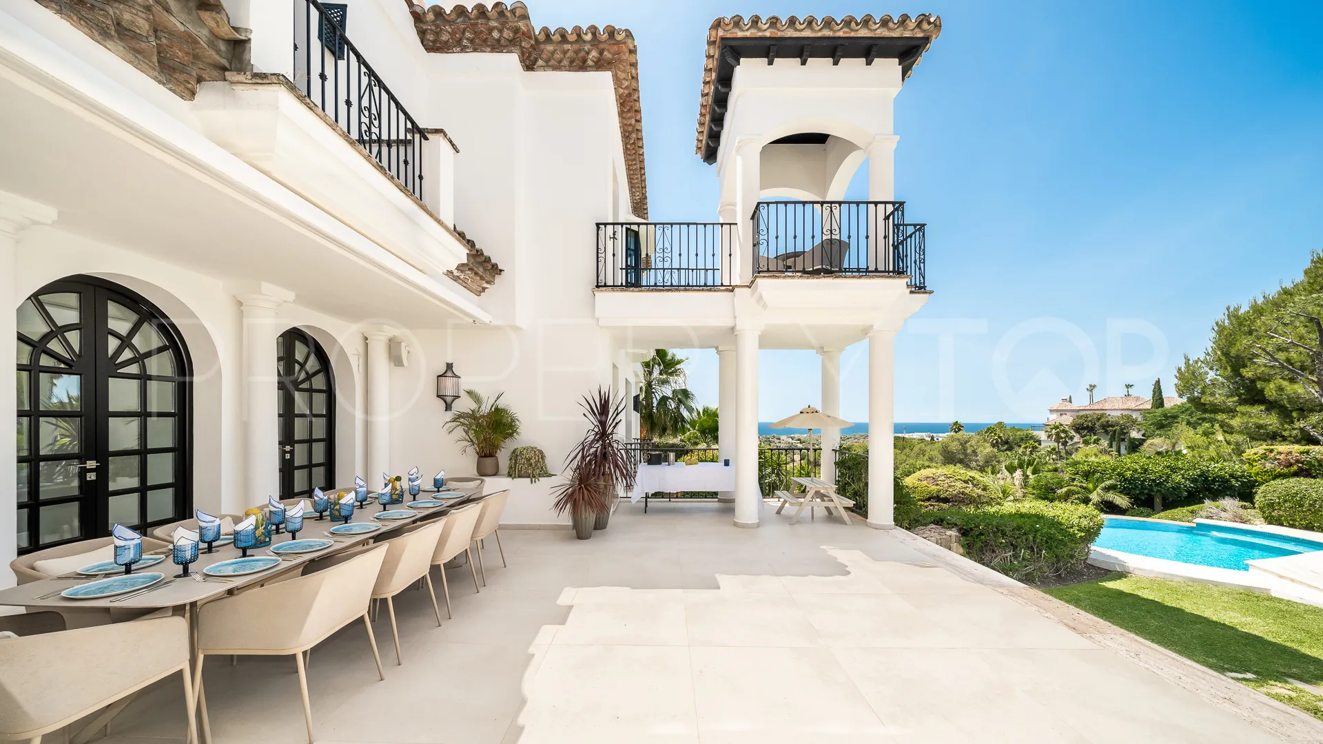 Villa for sale in Marbella Hill Club with 6 bedrooms