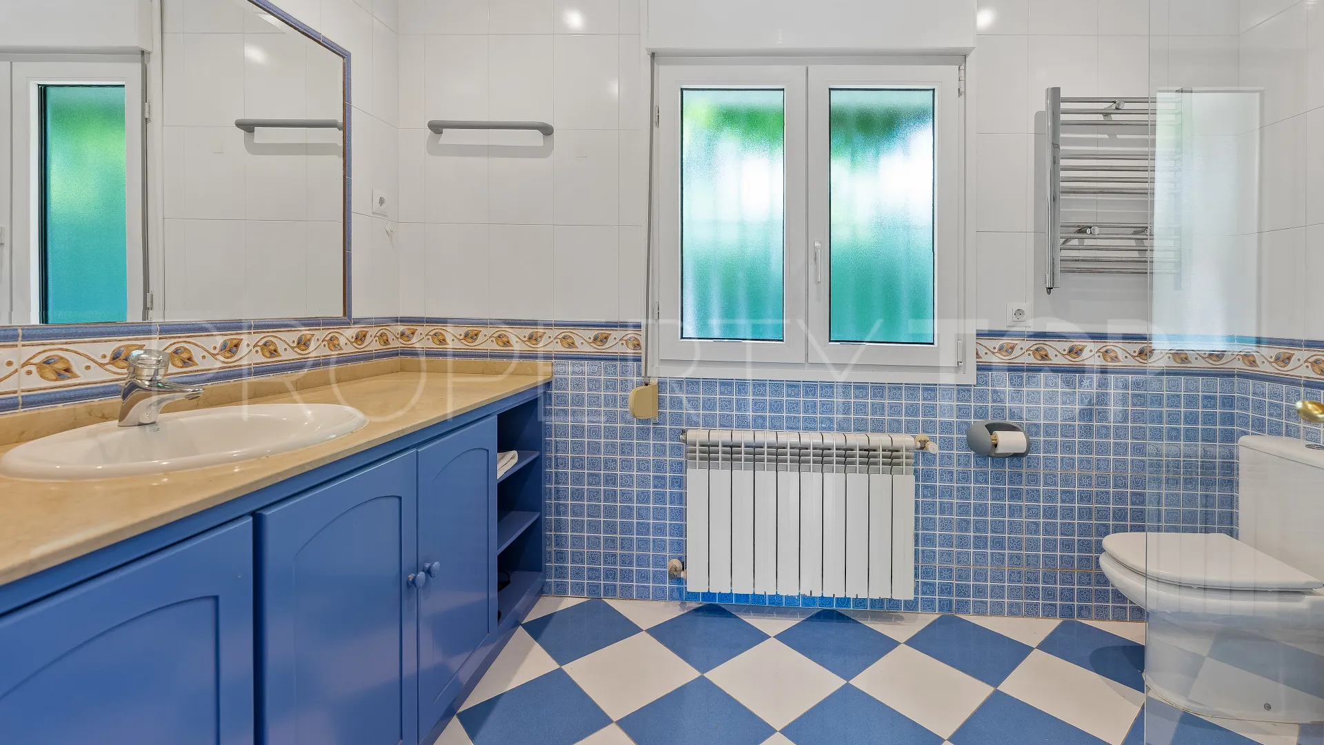 Buy house in Marbesa