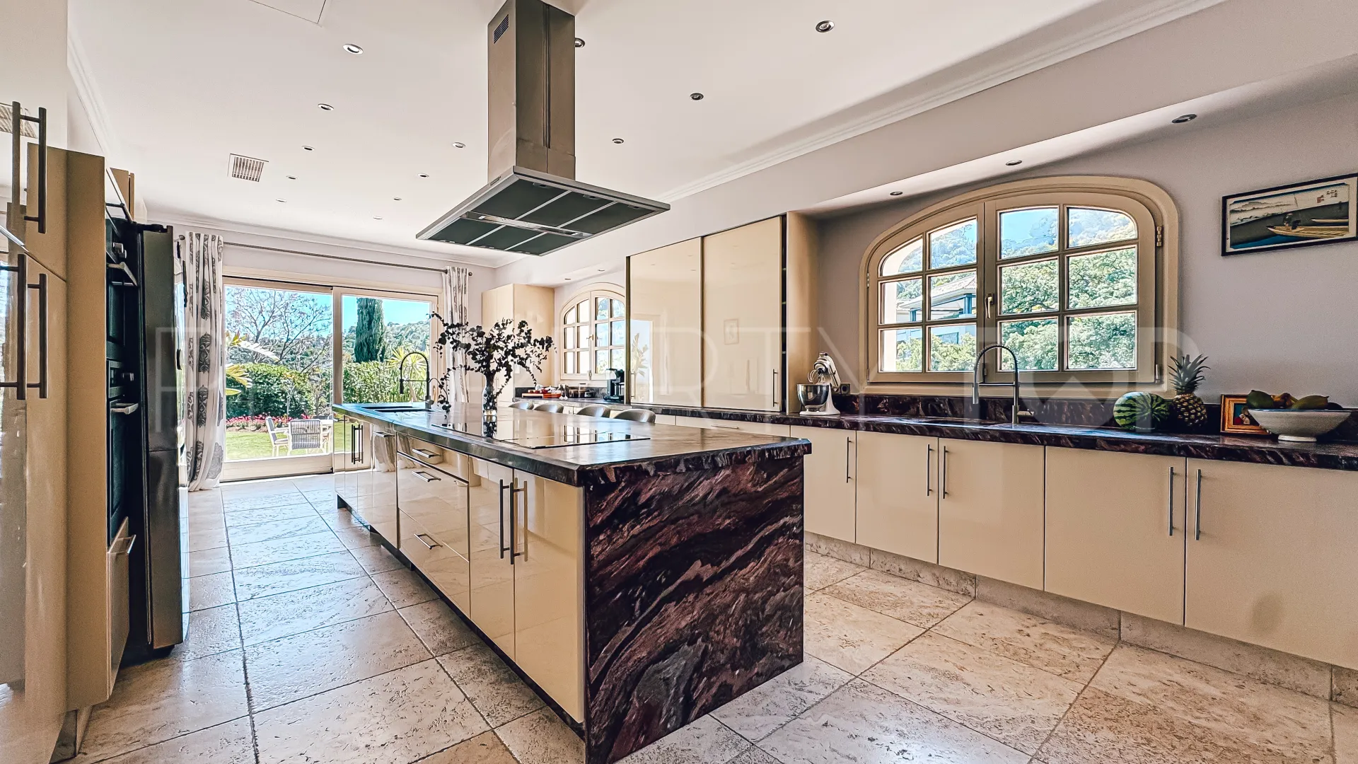 For sale villa with 7 bedrooms in La Zagaleta