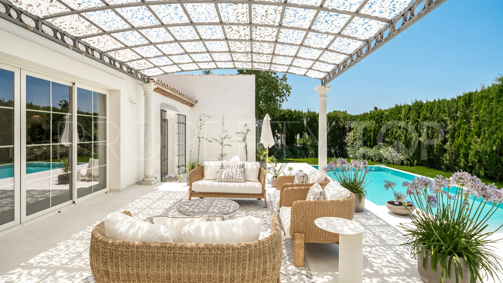 Villa a la venta en Guadalmina Alta con 3 dormitorios