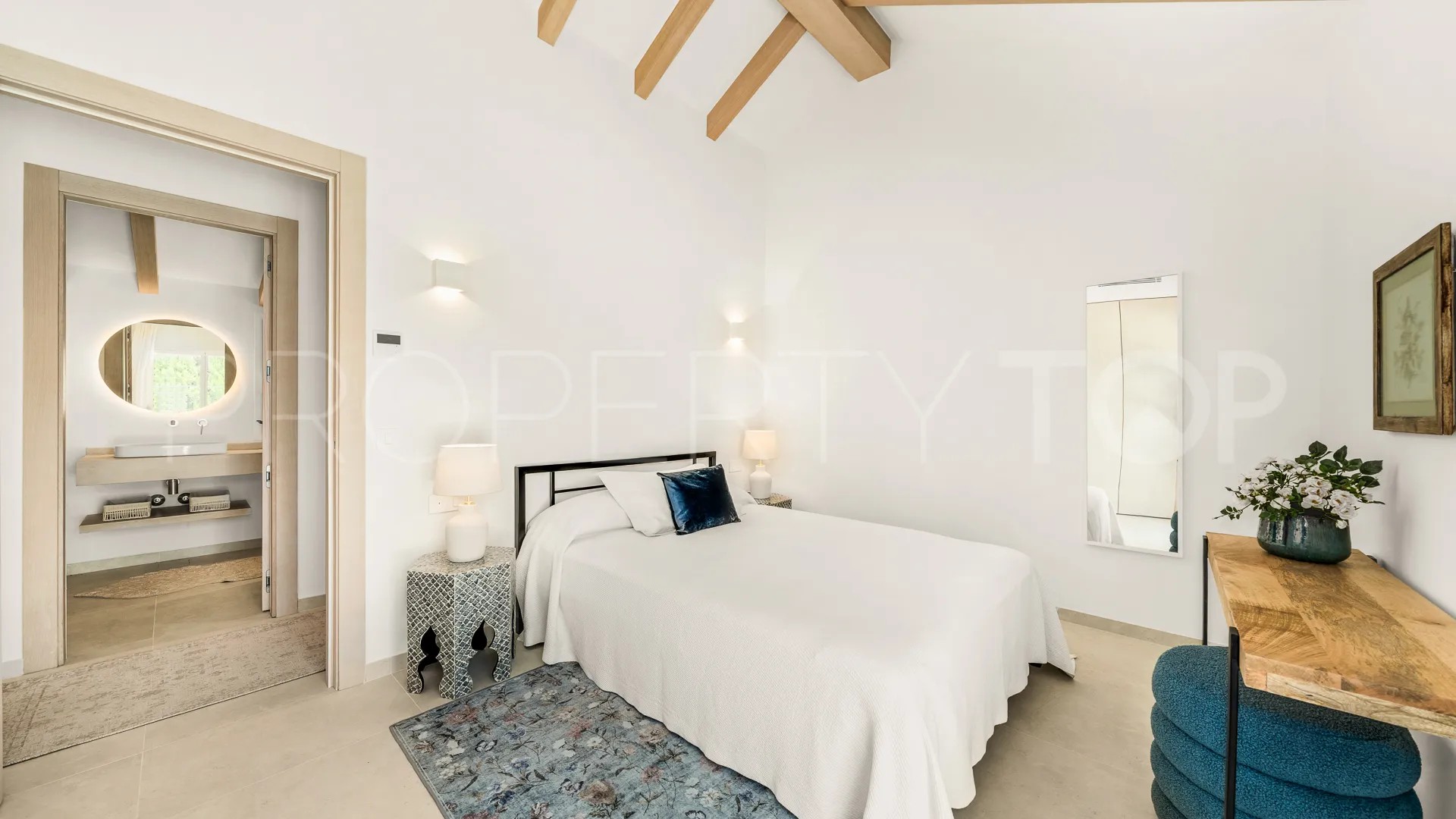Villa a la venta en Guadalmina Alta con 3 dormitorios