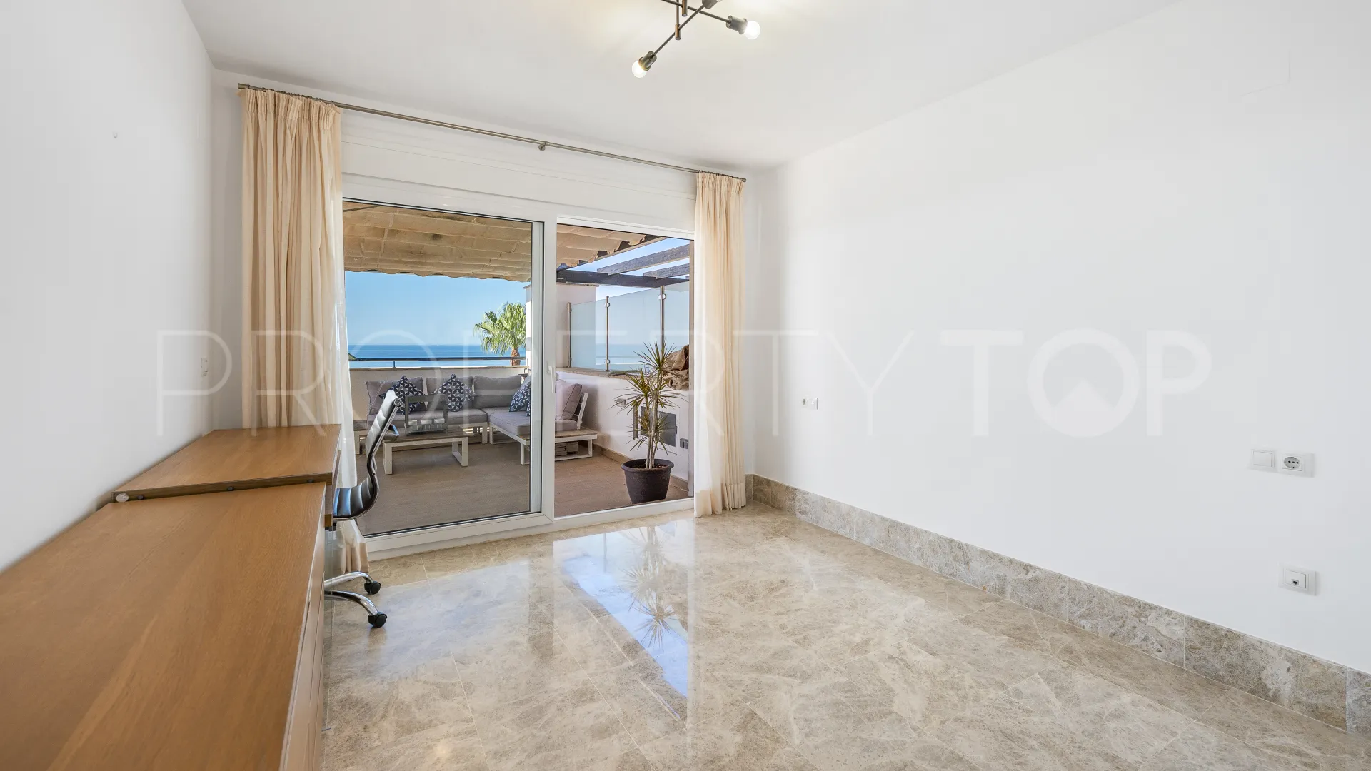 3 bedrooms town house in Los Monteros for sale