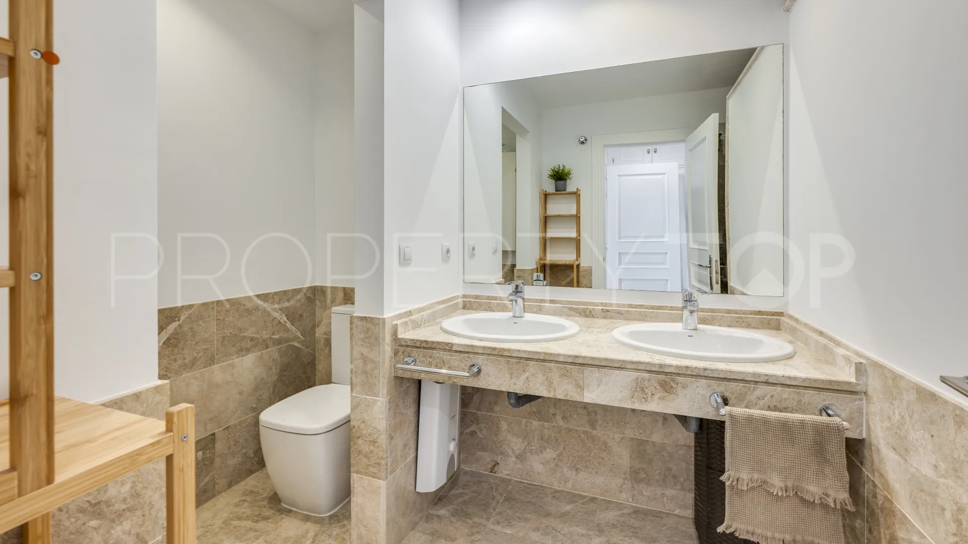 3 bedrooms town house in Los Monteros for sale