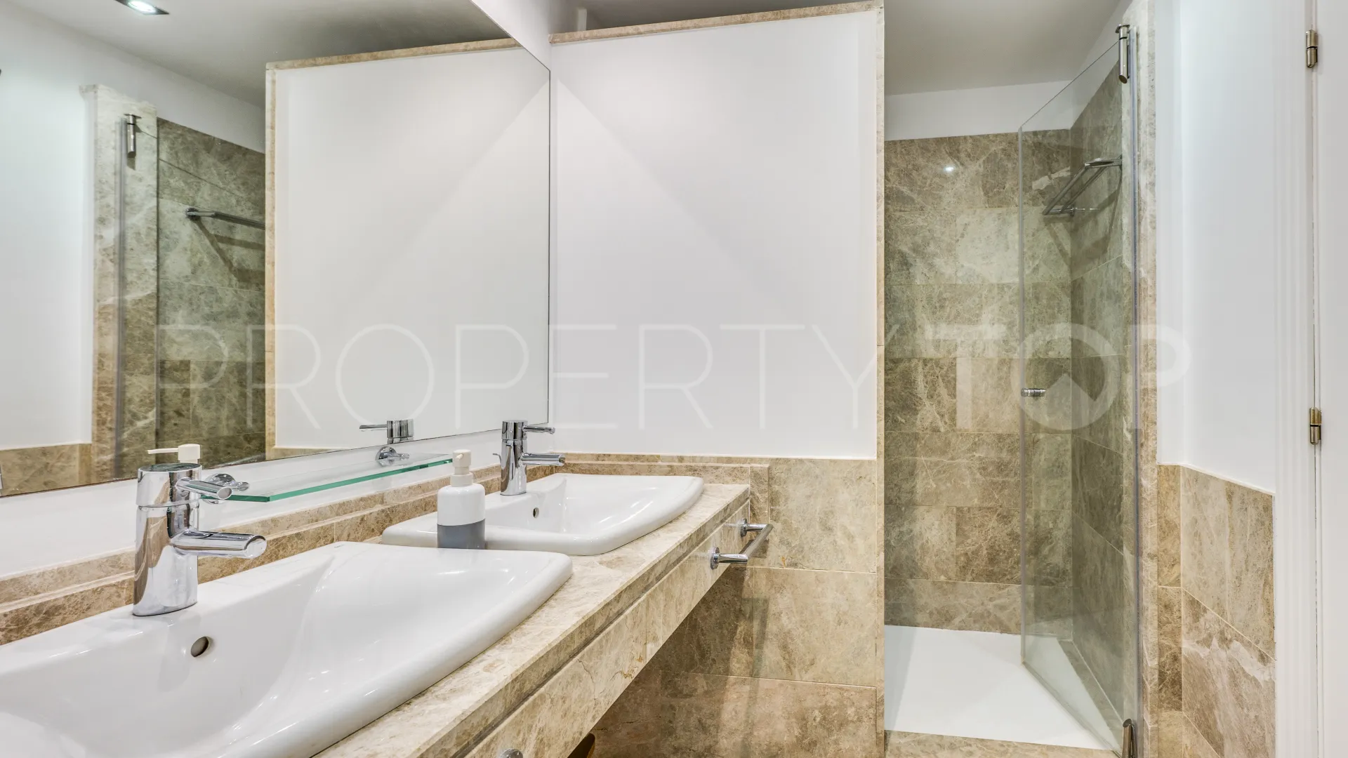 3 bedrooms town house in Los Monteros for sale