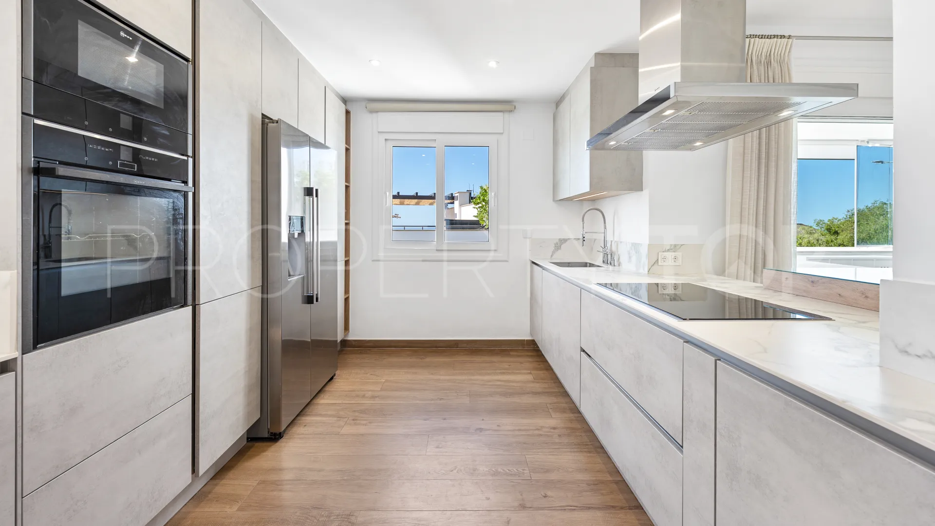 3 bedrooms town house in Los Monteros for sale