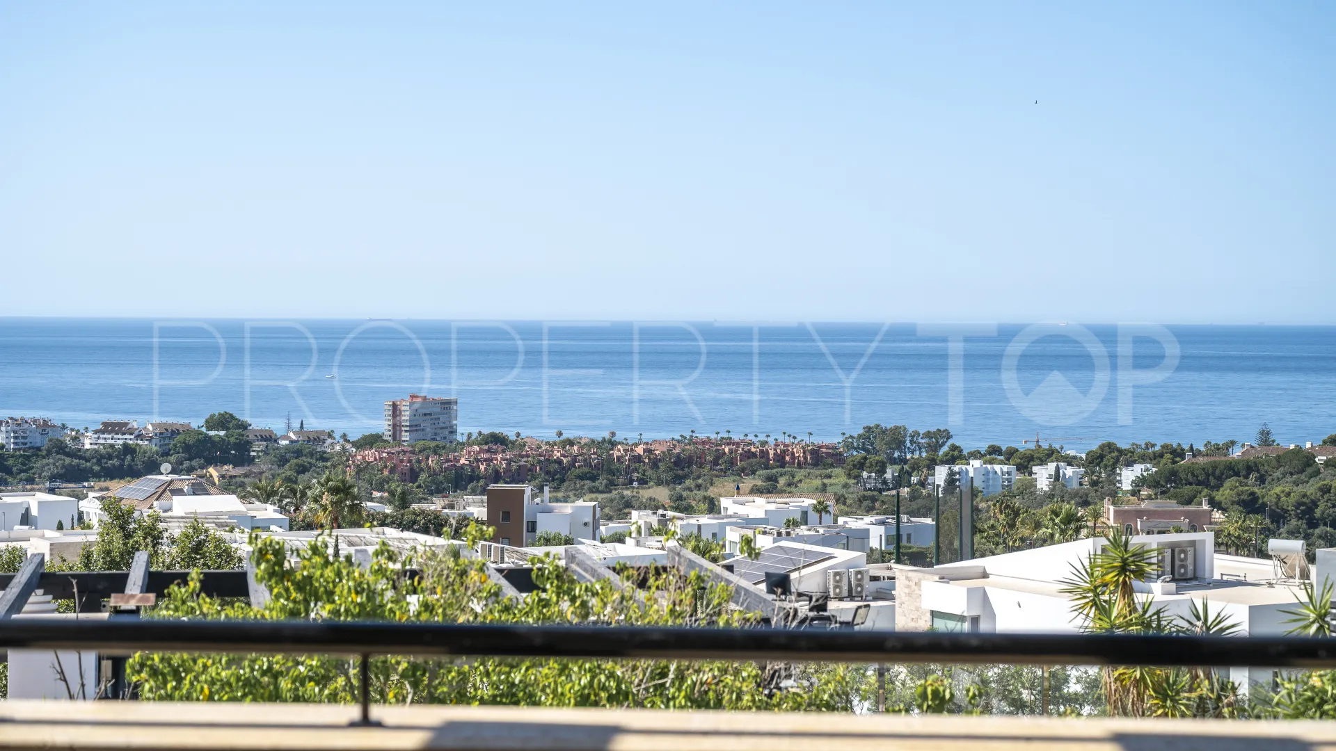 3 bedrooms town house in Los Monteros for sale