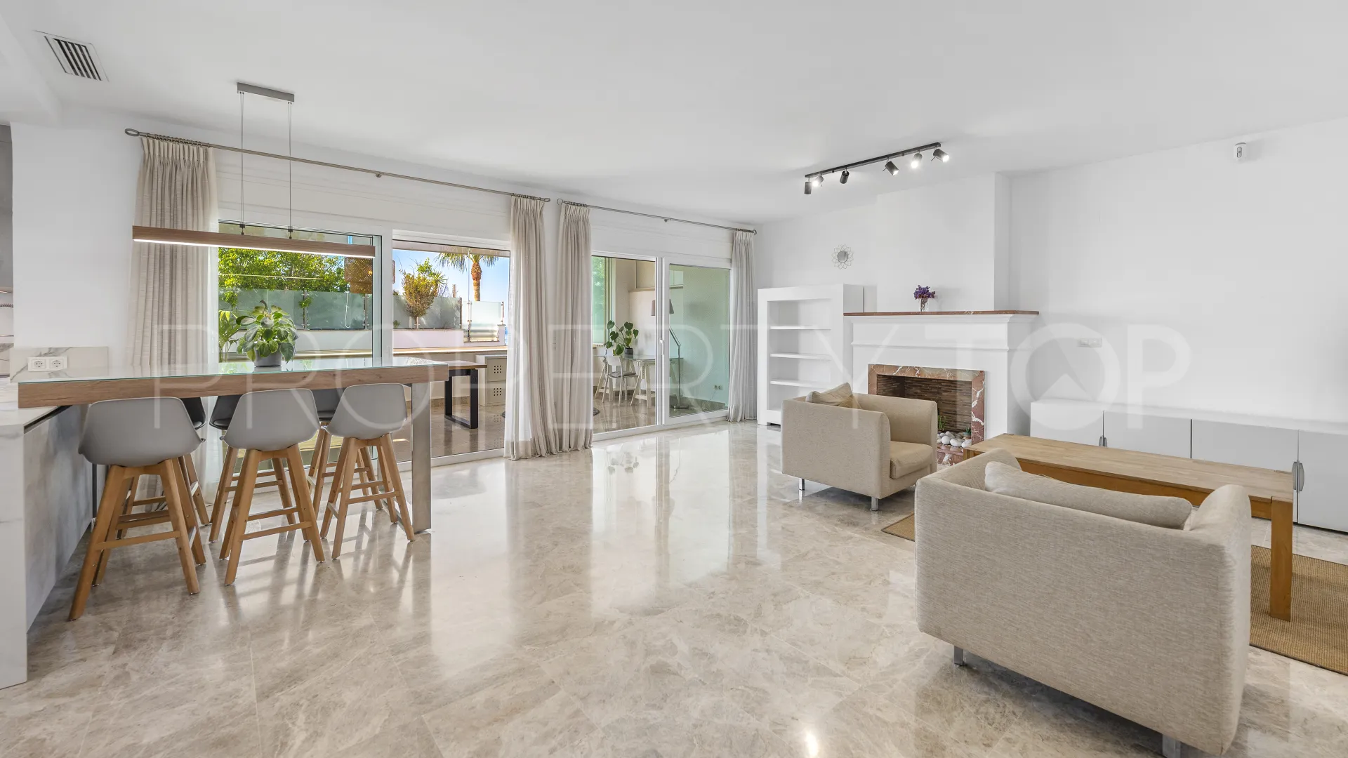 3 bedrooms town house in Los Monteros for sale