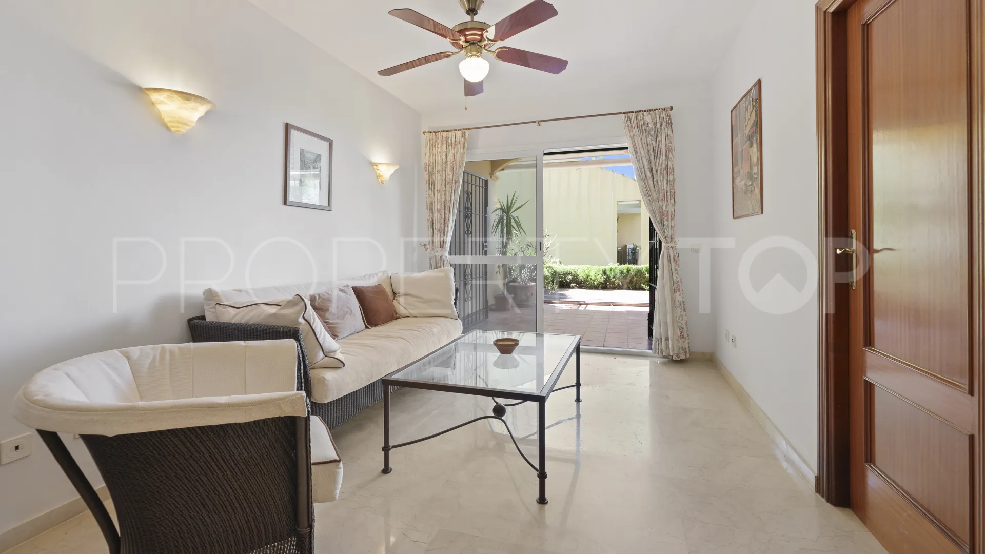 Comprar apartamento planta baja en Las Chapas