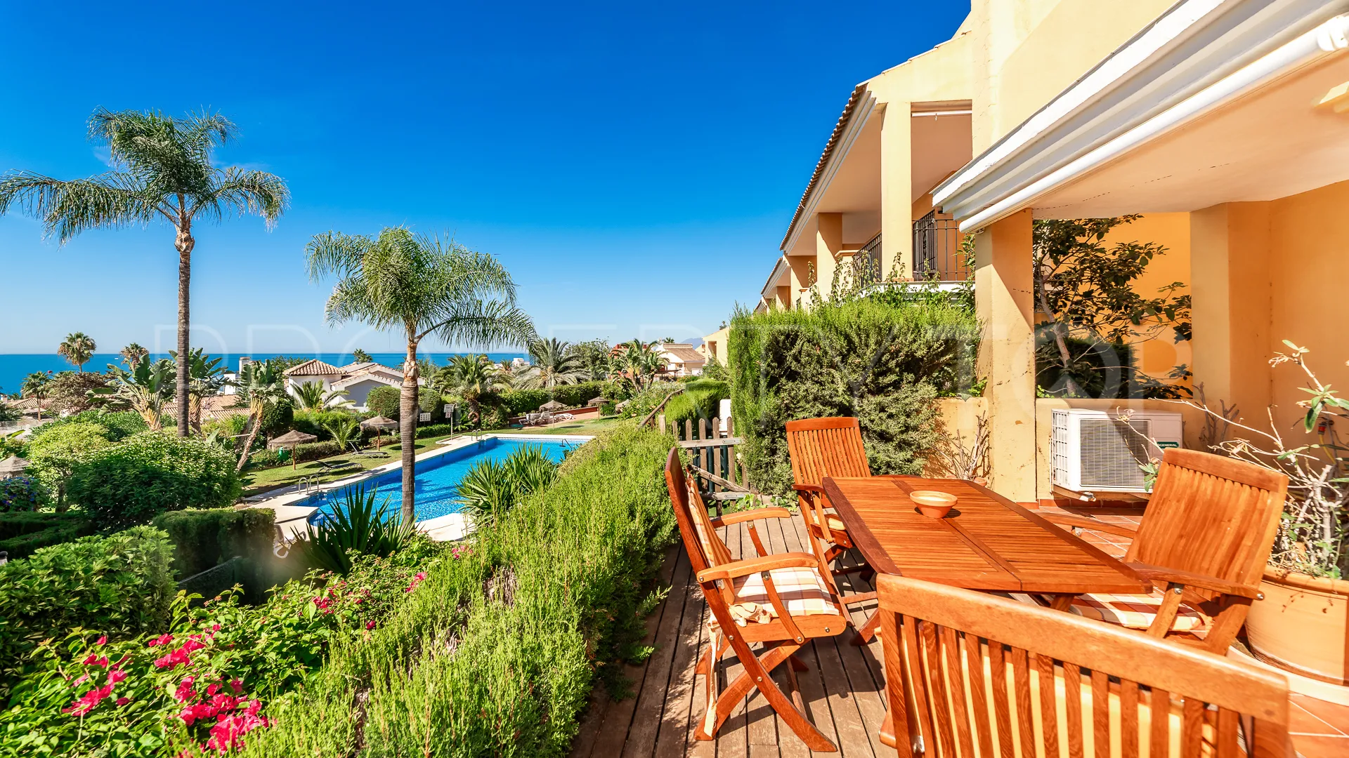 Comprar apartamento planta baja en Las Chapas