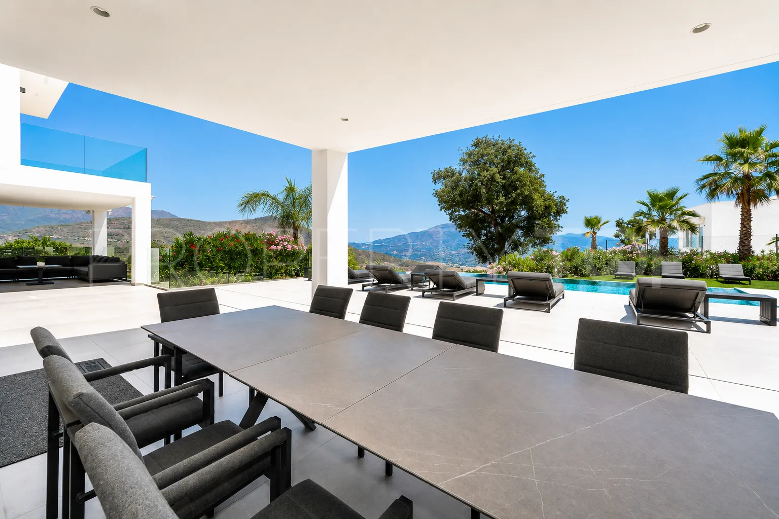 Villa for sale in La Mairena