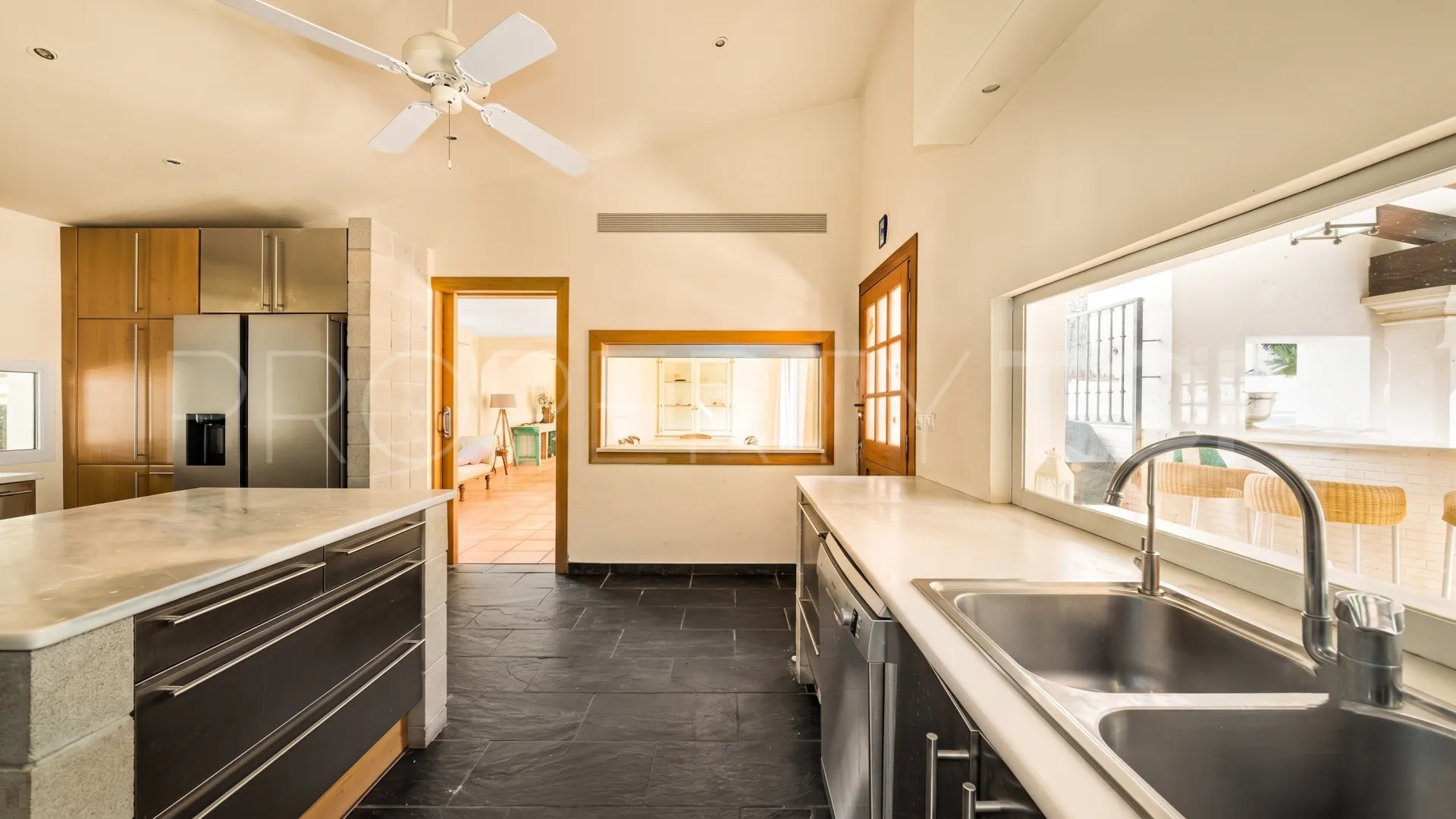 Villa en venta de 5 dormitorios en Benahavis Centro