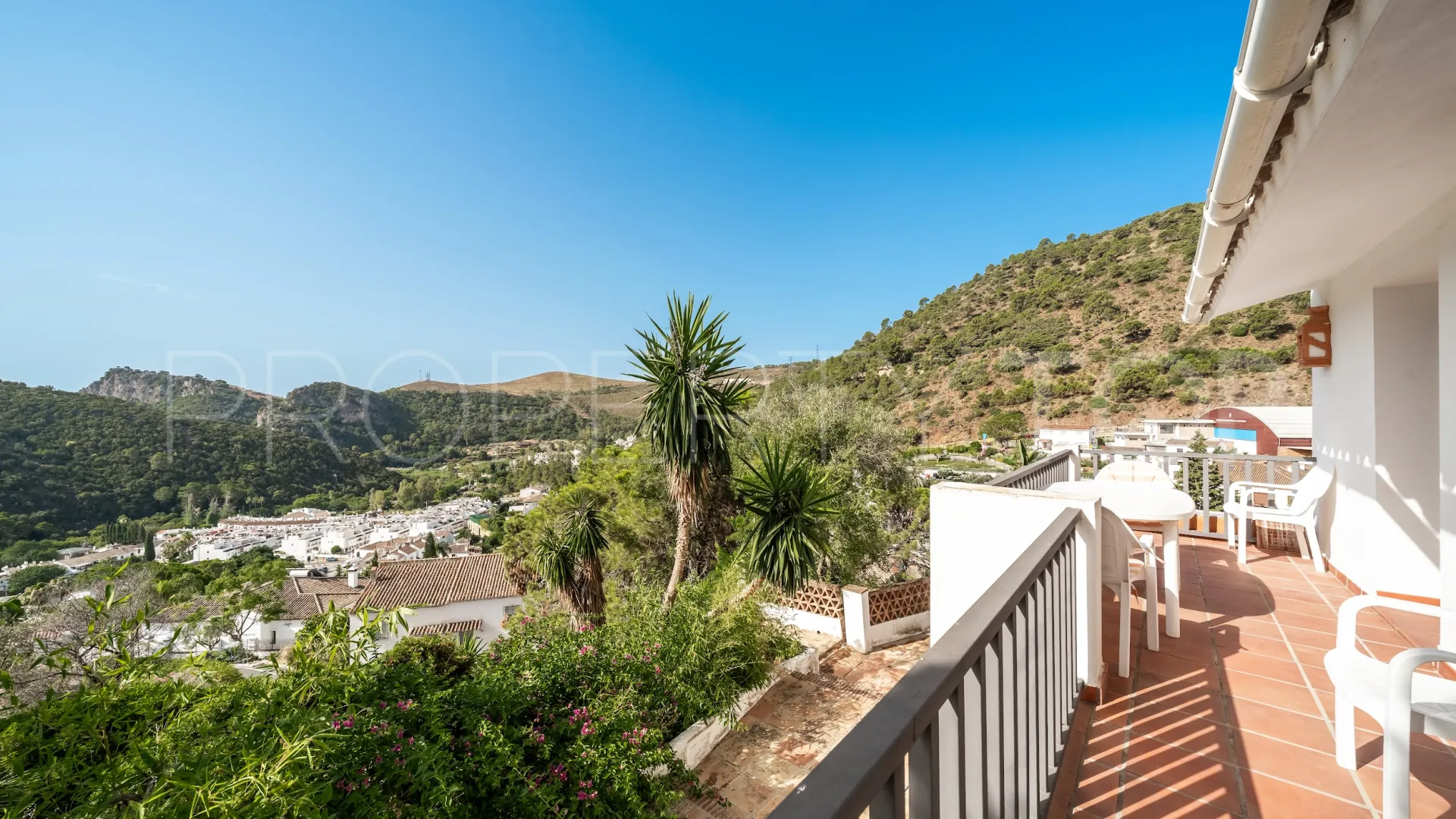 Villa en venta de 5 dormitorios en Benahavis Centro