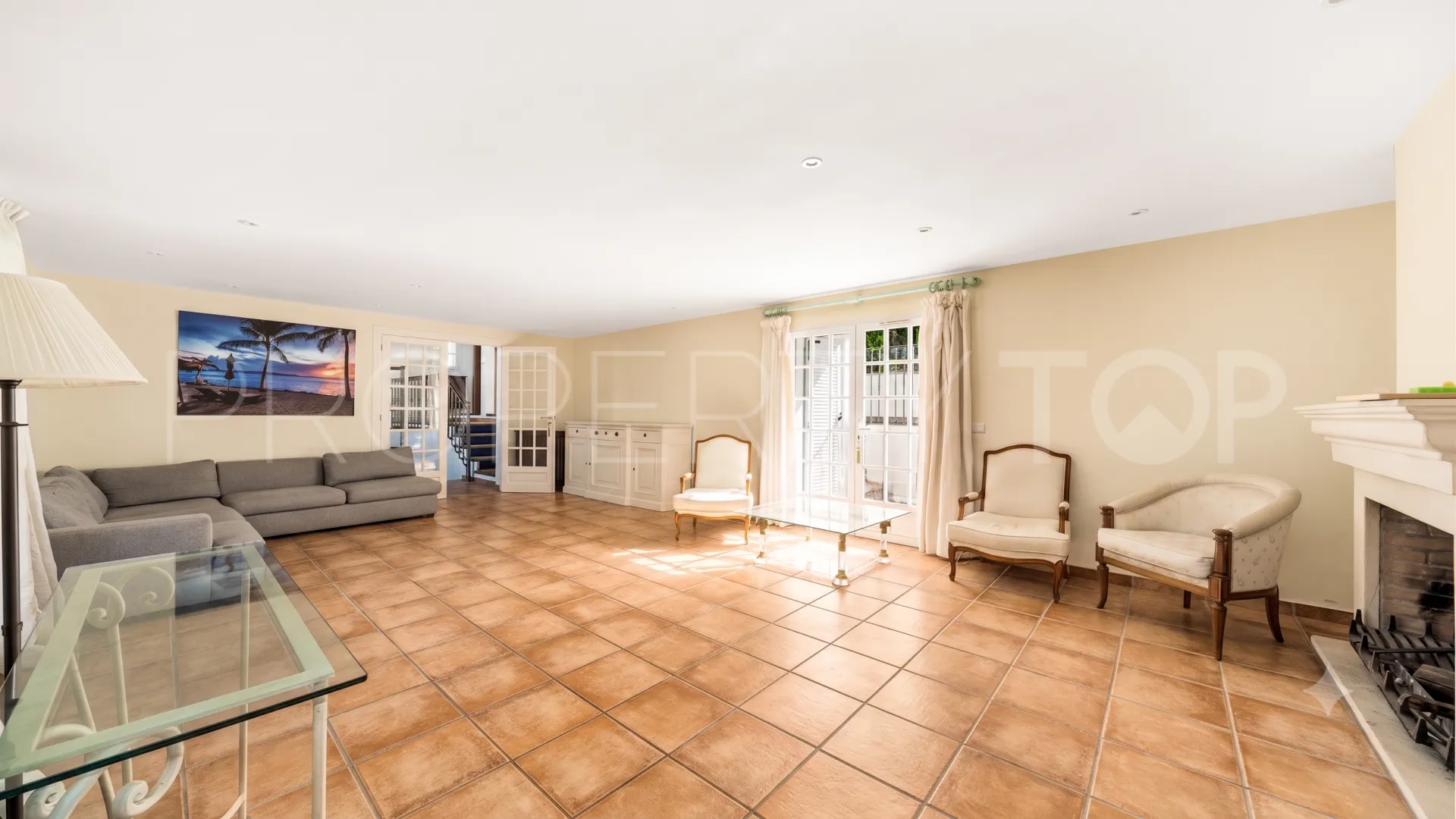 Villa en venta de 5 dormitorios en Benahavis Centro