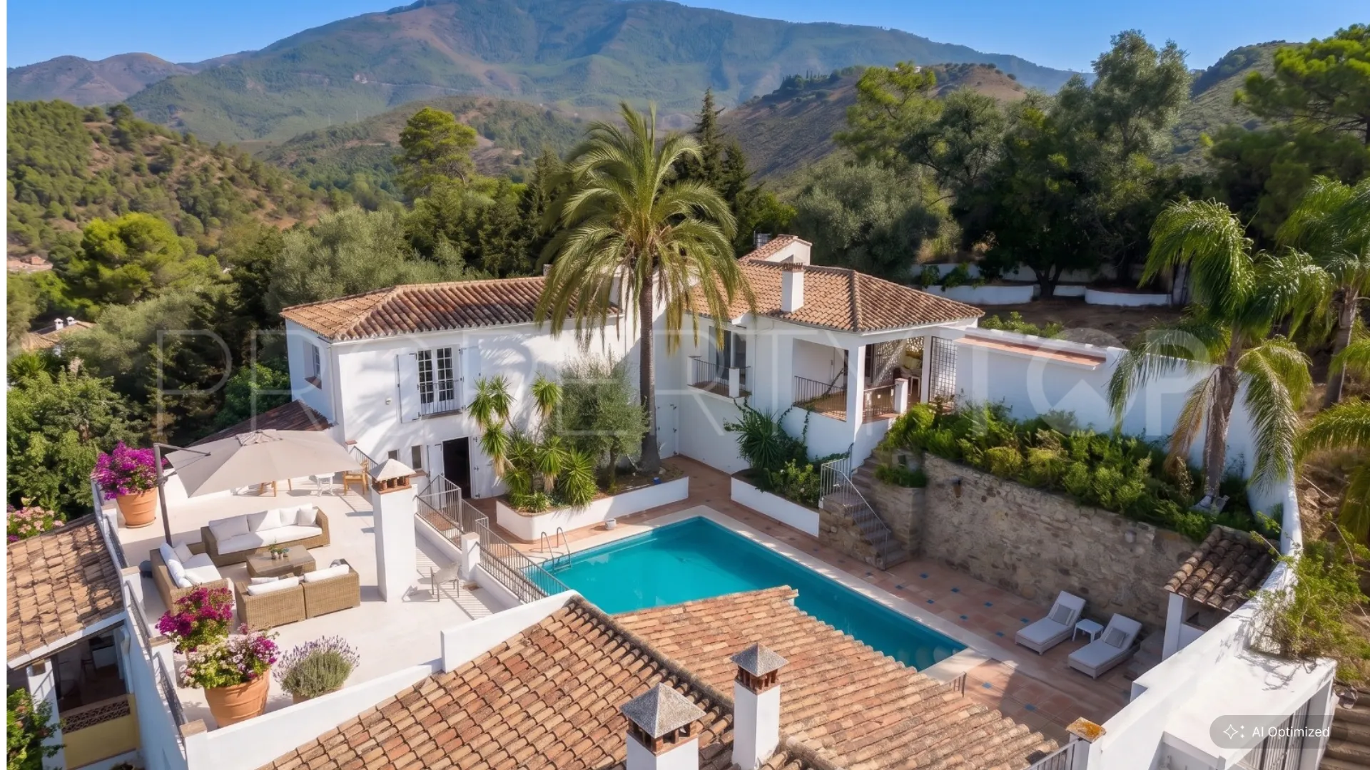 Villa en venta de 5 dormitorios en Benahavis Centro