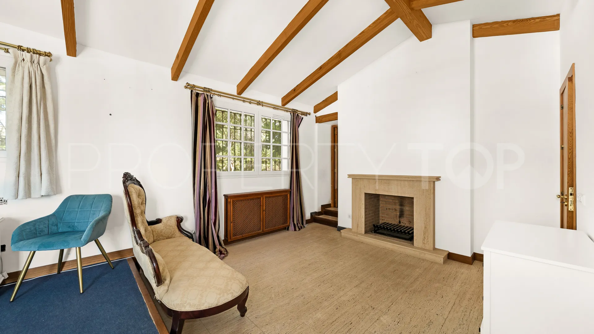 Villa en venta de 5 dormitorios en Benahavis Centro