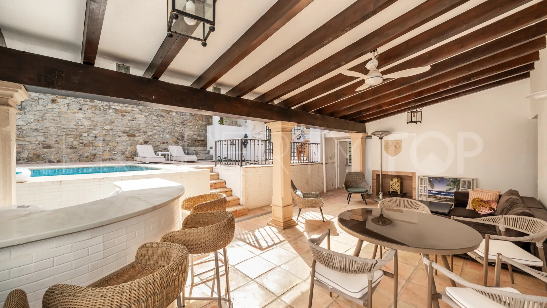Villa en venta de 5 dormitorios en Benahavis Centro