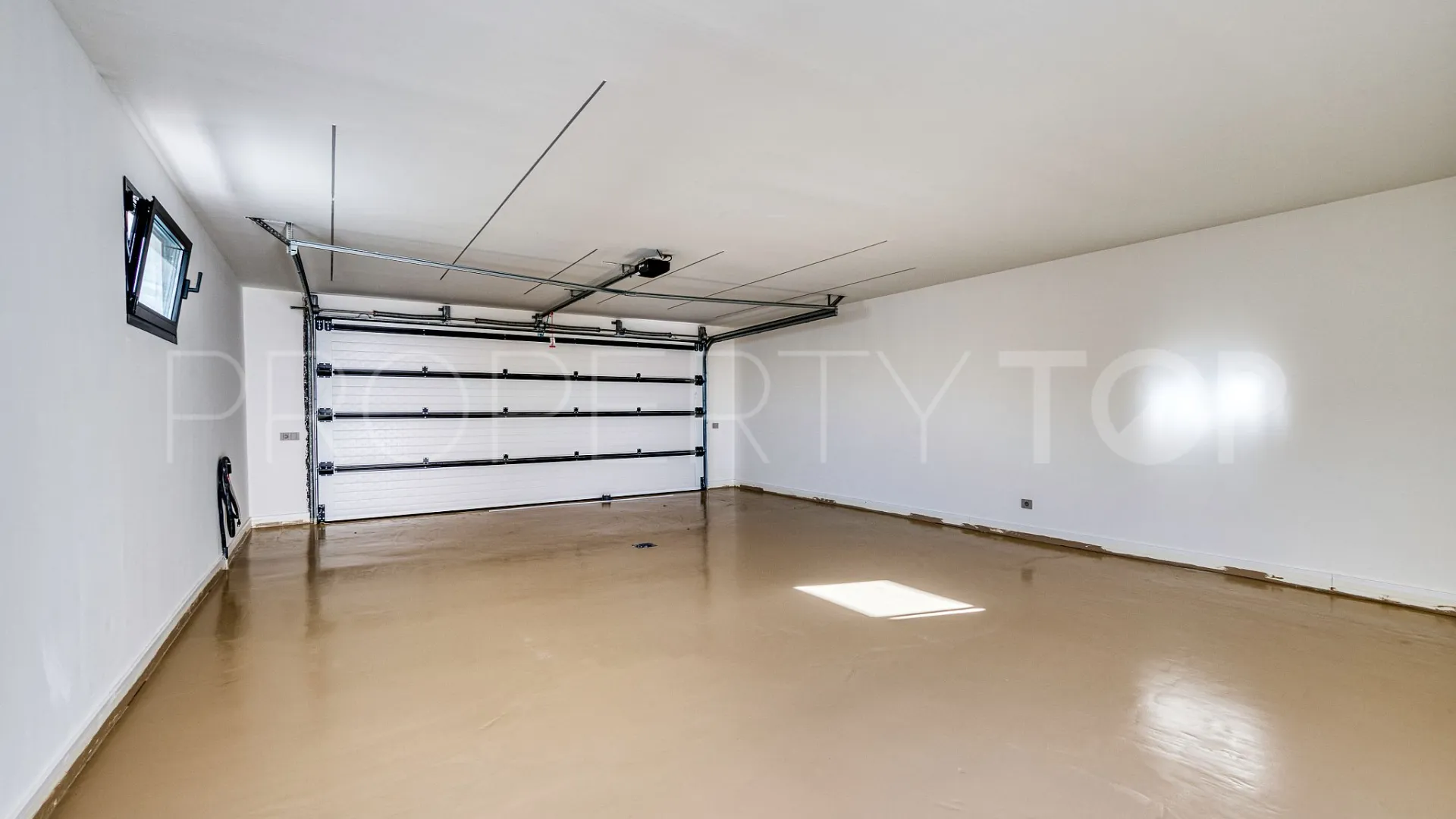 Buy 5 bedrooms villa in El Rosario
